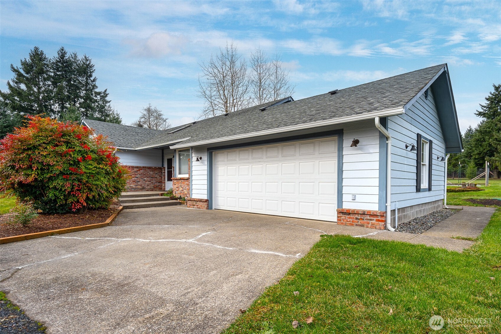 Winlock, Washington, 98596, United States, 3 Bedrooms Bedrooms, ,2 BathroomsBathrooms,Residential,For Sale,2015352