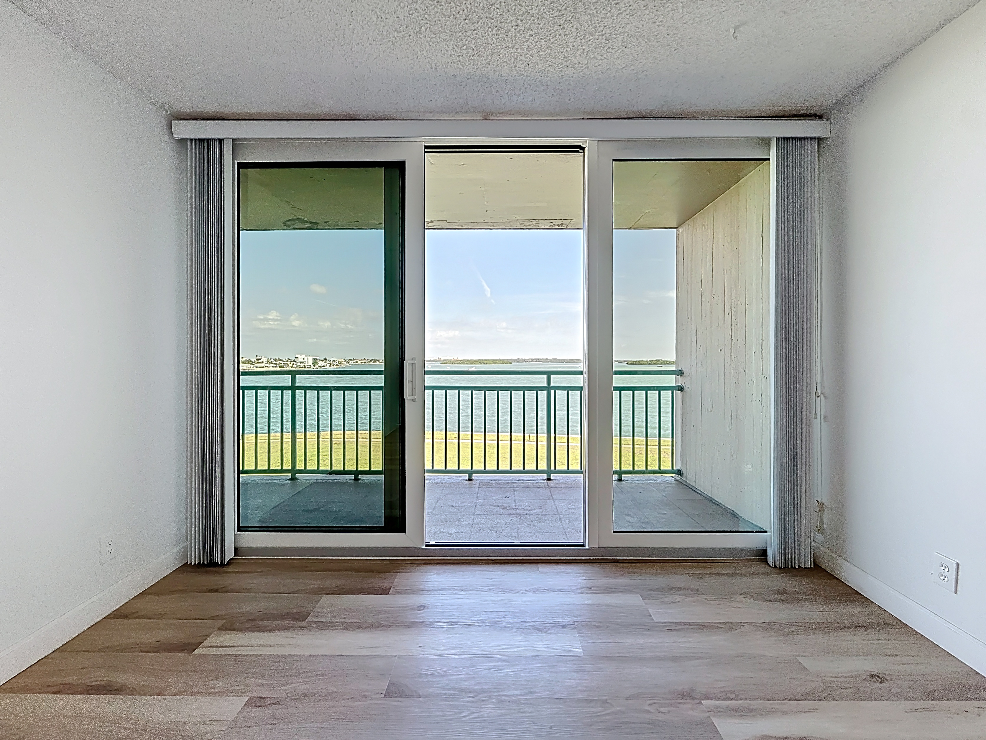 Treasure Island, Florida, 33706, United States, 3 Bedrooms Bedrooms, ,3 BathroomsBathrooms,Residential,For Sale,1983307