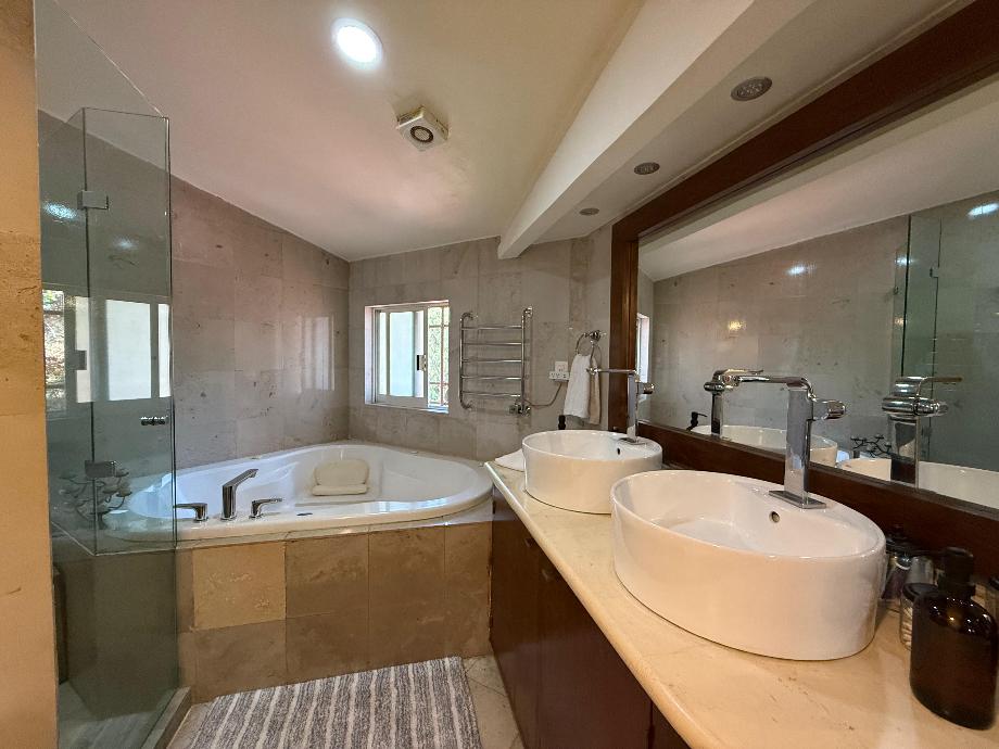 Huixquilucan, Estado de méxico, 52785, Mexico, 3 Bedrooms Bedrooms, ,3 BathroomsBathrooms,Residential,For Sale,1713420