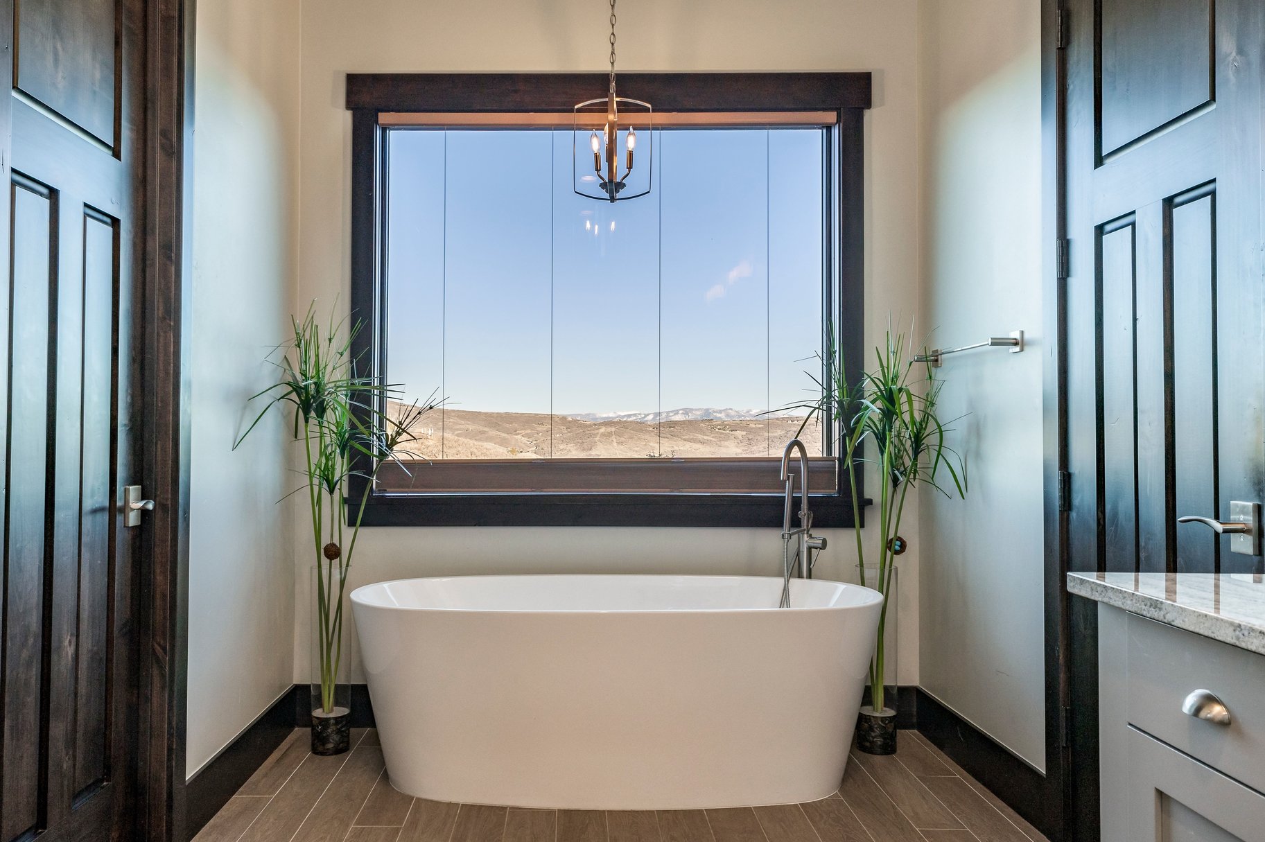  Views, Privacy and Main Level Living in a Gated Community - 物件實景