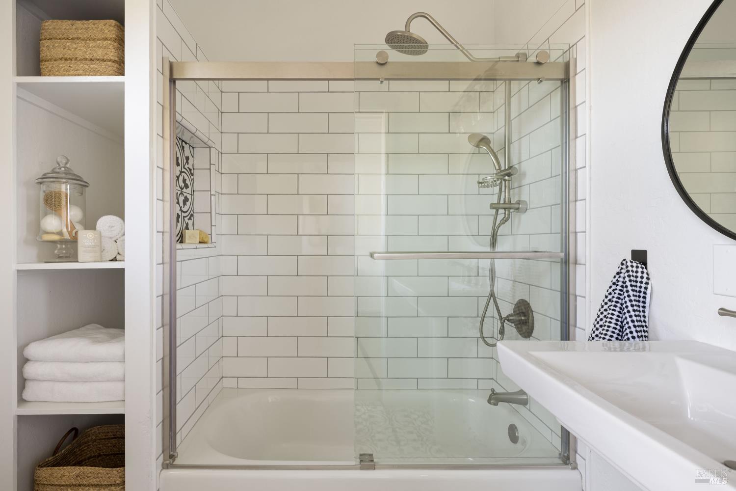 Petaluma, California, 94952, United States, 3 Bedrooms Bedrooms, ,2 BathroomsBathrooms,Residential,For Sale,1977520