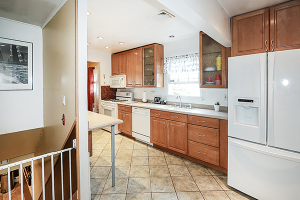 Massapequa, New York, 11758, United States, 3 Bedrooms Bedrooms, ,2 BathroomsBathrooms,Residential,For Sale,1974193