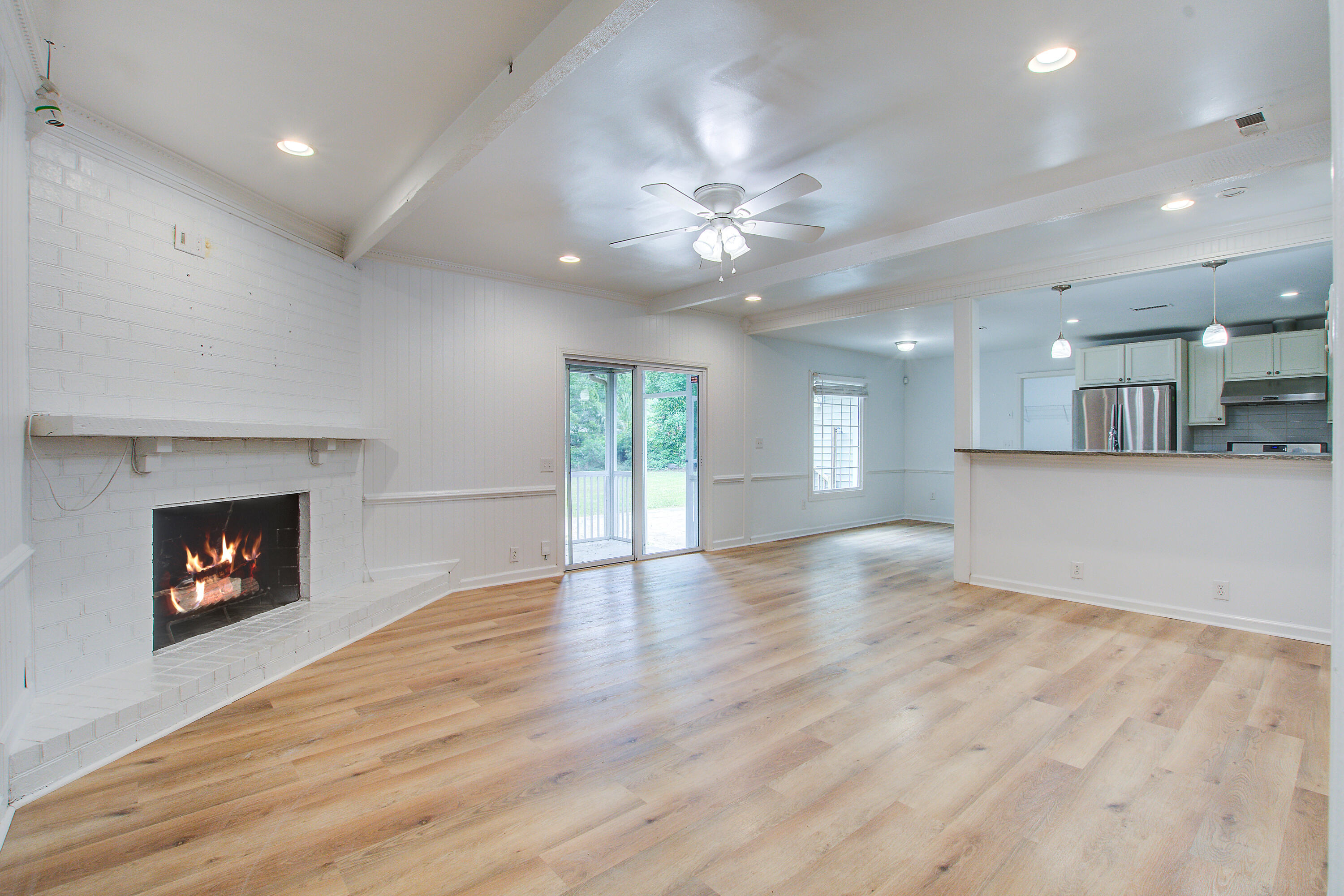Hanahan, South Carolina, 29410, United States, 3 Bedrooms Bedrooms, ,3 BathroomsBathrooms,Residential,For Sale,1819163