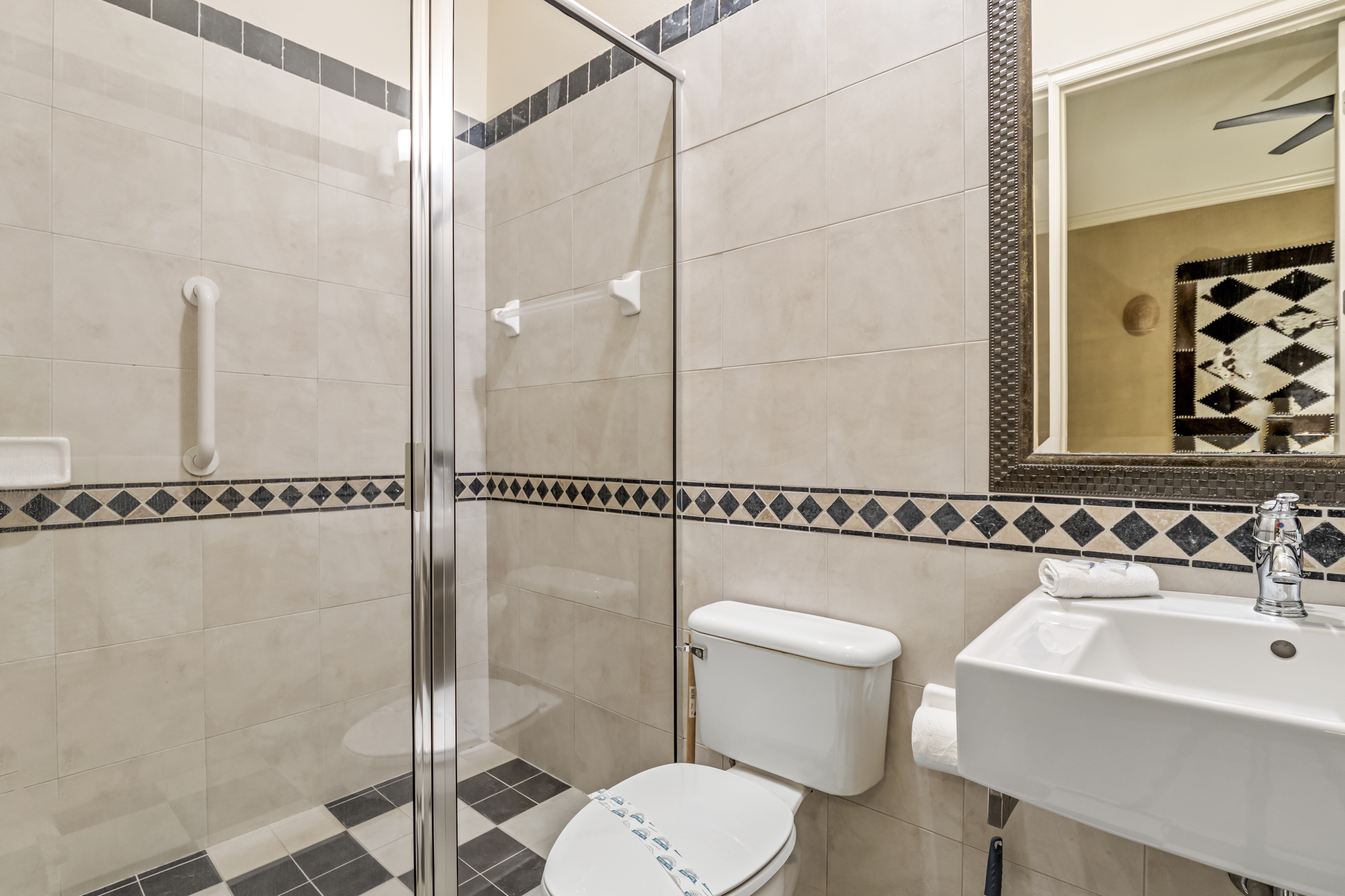 Kissimmee, Florida, 34747, United States, 8 Bedrooms Bedrooms, ,8 BathroomsBathrooms,Residential,For Sale,1994201