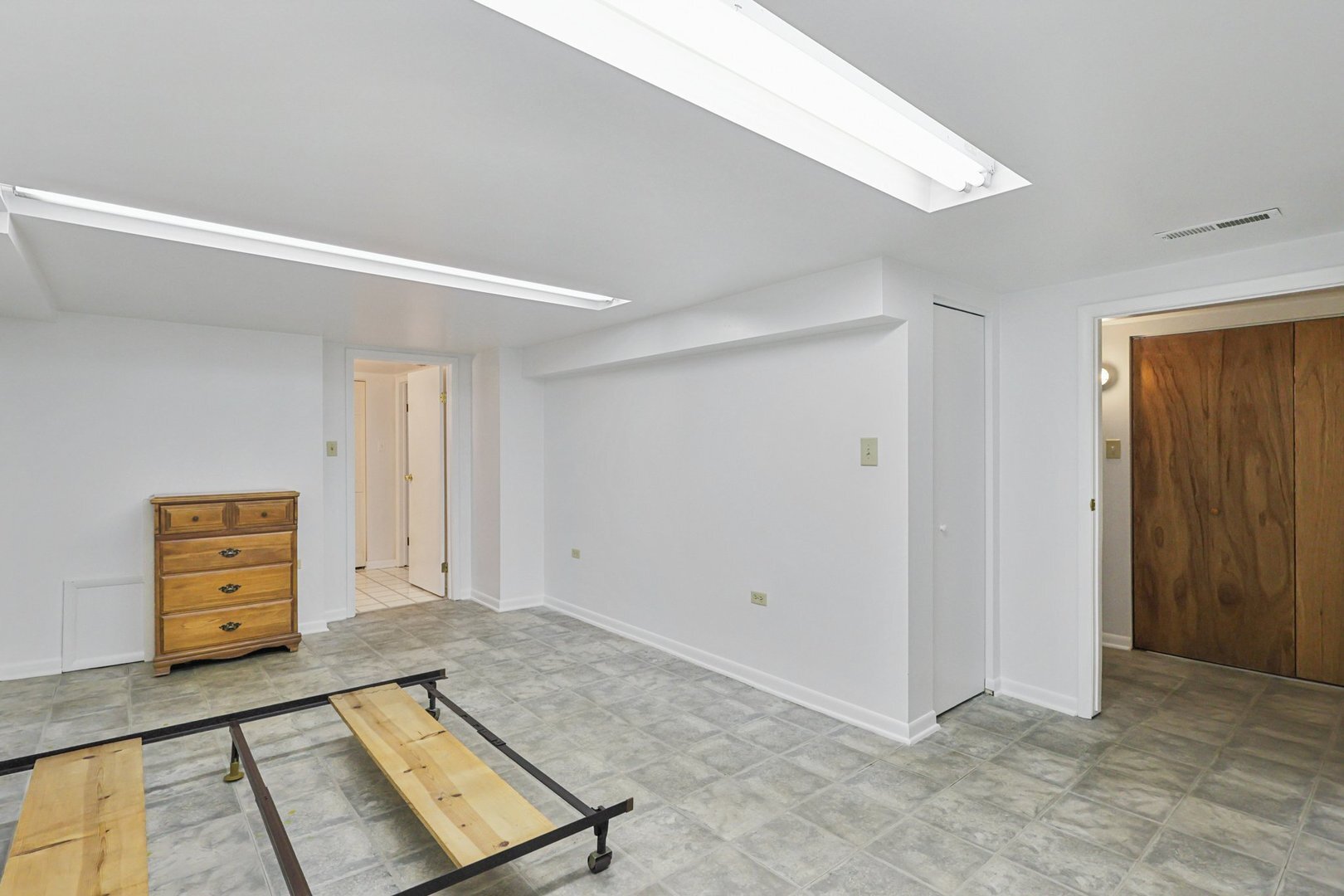 Evanston, Illinois, 60201, United States, 4 Bedrooms Bedrooms, ,4 BathroomsBathrooms,Residential,For Sale,1941847