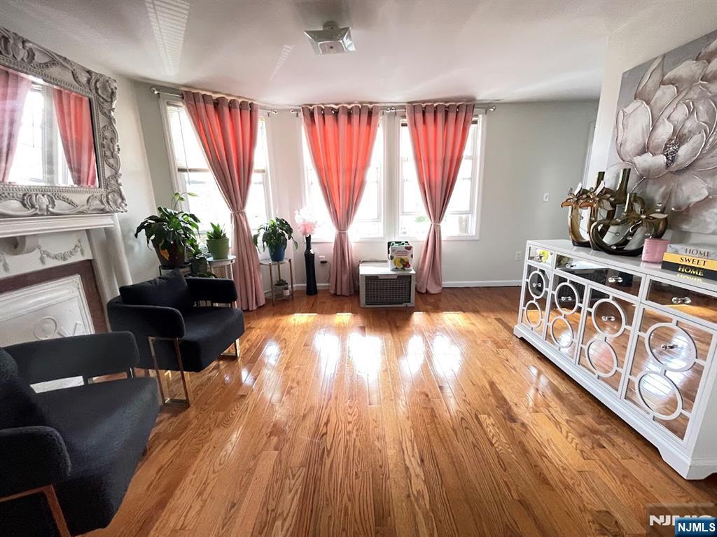 Newark, New Jersey, 07104, United States, 7 Bedrooms Bedrooms, ,4 BathroomsBathrooms,Residential,For Sale,1980017