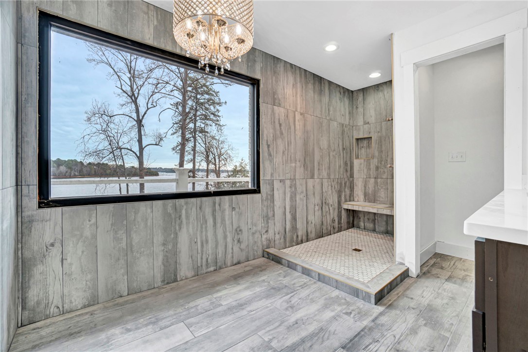 Seneca, South Carolina, 29672, United States, 6 Bedrooms Bedrooms, ,5 BathroomsBathrooms,Residential,For Sale,2002208