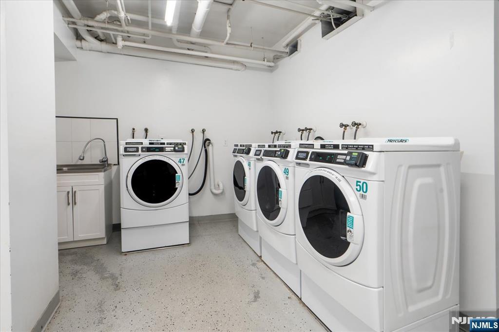 Jersey City, New Jersey, 07302, United States, 1 Bedroom Bedrooms, ,2 BathroomsBathrooms,Residential,For Sale,1950964