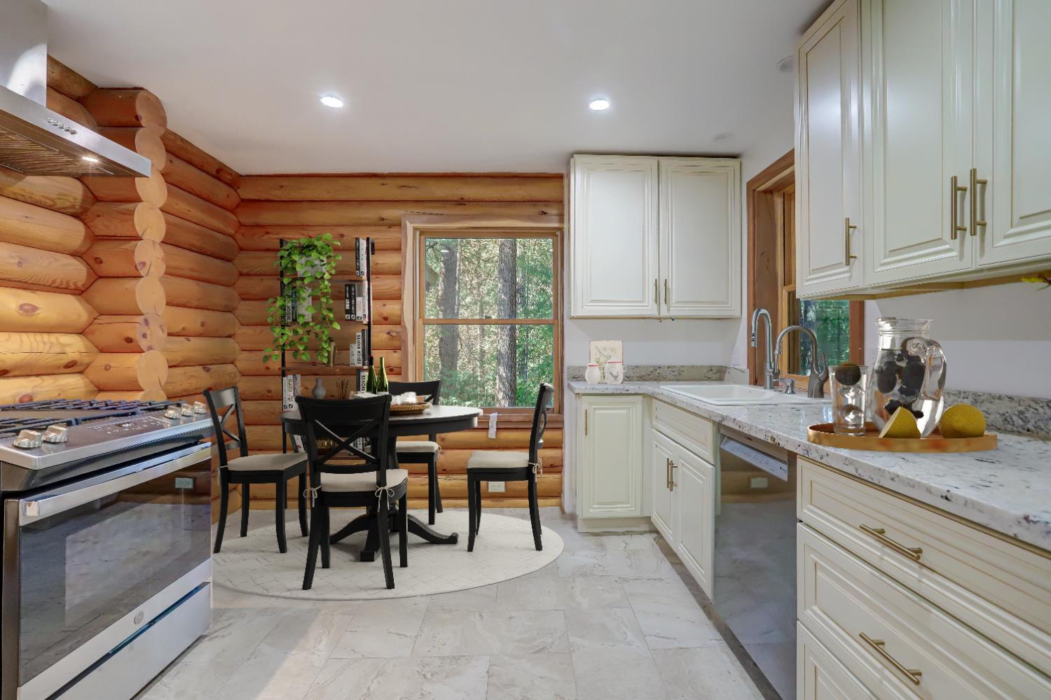 Nevada City, California, 95959, United States, 3 Bedrooms Bedrooms, ,4 BathroomsBathrooms,Residential,For Sale,1974828