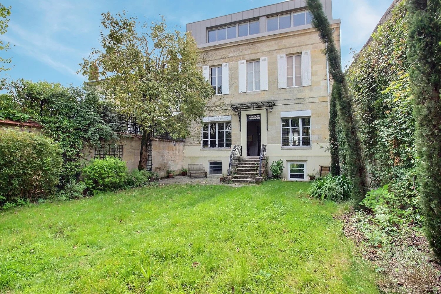 Bordeaux, New Aquitaine, 33000, FR, 6 Bedrooms Bedrooms, ,3 BathroomsBathrooms,Residential,For Sale,2003443