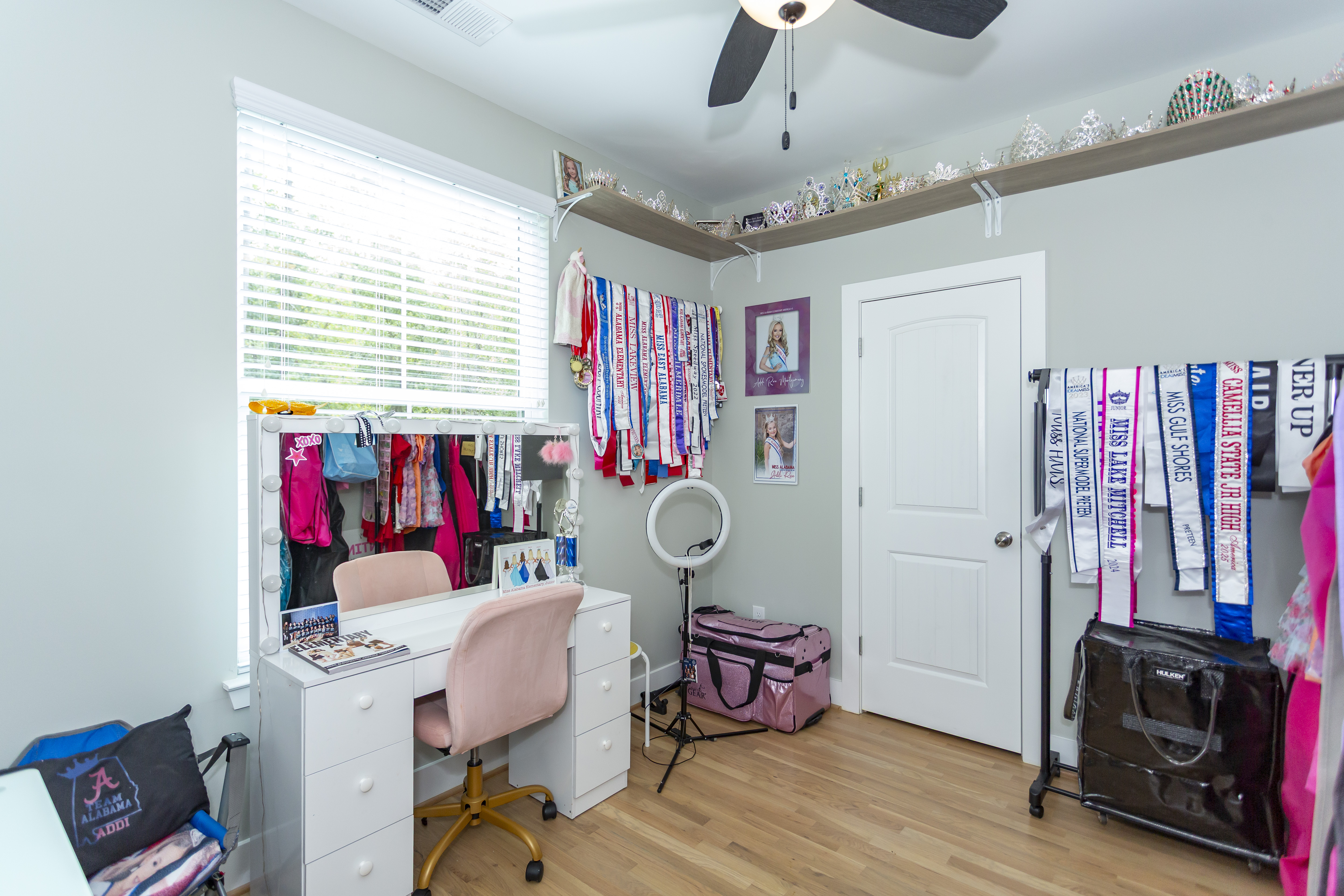 Helena, Alabama, 35080, United States, 5 Bedrooms Bedrooms, ,5 BathroomsBathrooms,Residential,For Sale,1979427