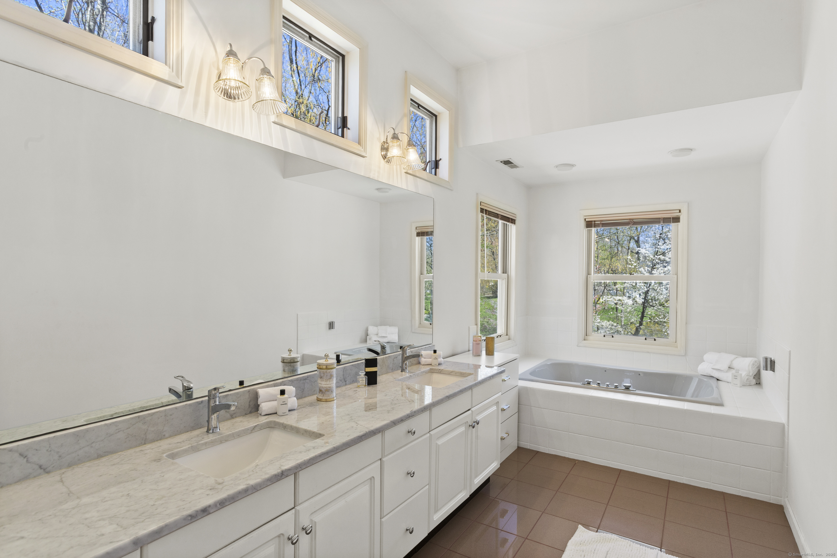 Danbury, Connecticut, 06811, United States, 4 Bedrooms Bedrooms, ,4 BathroomsBathrooms,Residential,For Sale,1792993