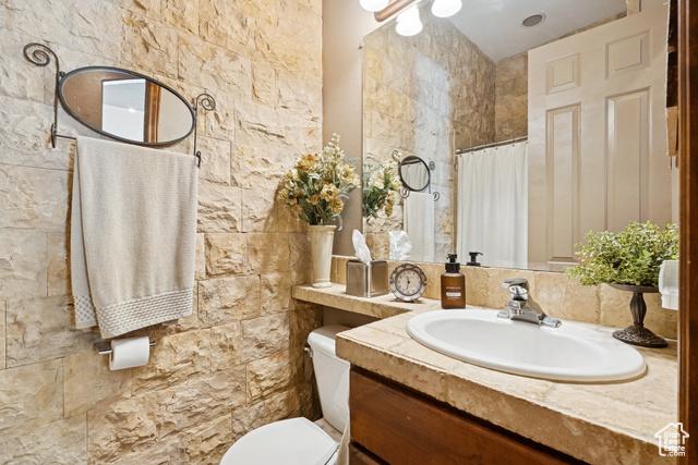 Highland, Utah, 84003, United States, 6 Bedrooms Bedrooms, ,4 BathroomsBathrooms,Residential,For Sale,1978423