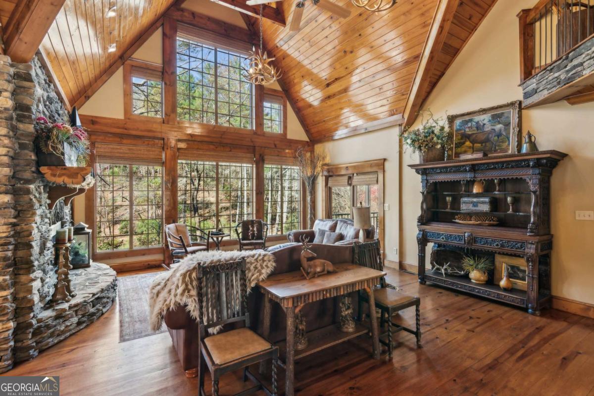 Ellijay, Georgia, 30536, United States, 5 Bedrooms Bedrooms, ,4 BathroomsBathrooms,Residential,For Sale,1880037