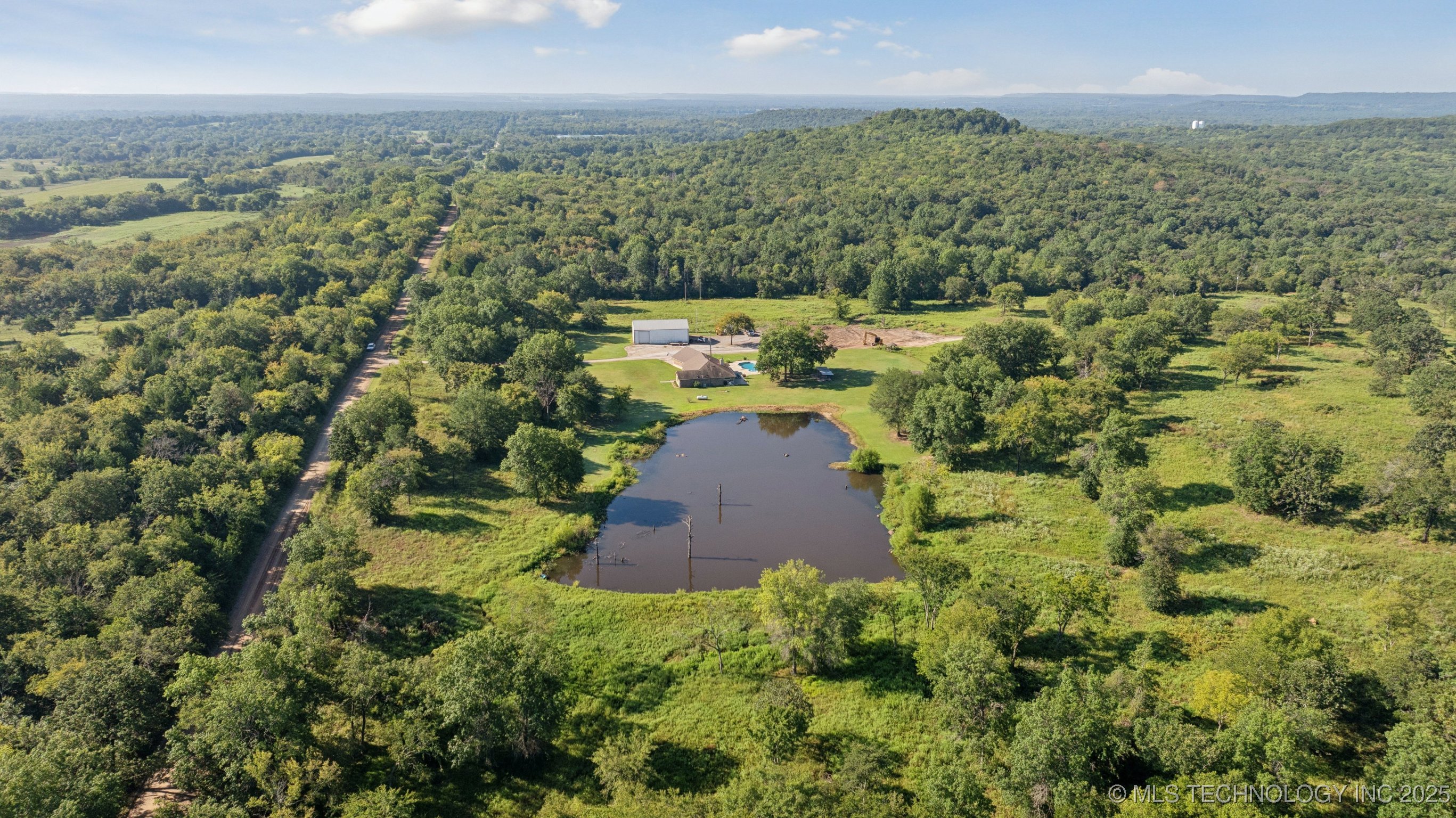 Henryetta, Oklahoma, 74437, United States, 4 Bedrooms Bedrooms, ,4 BathroomsBathrooms,Residential,For Sale,1939303