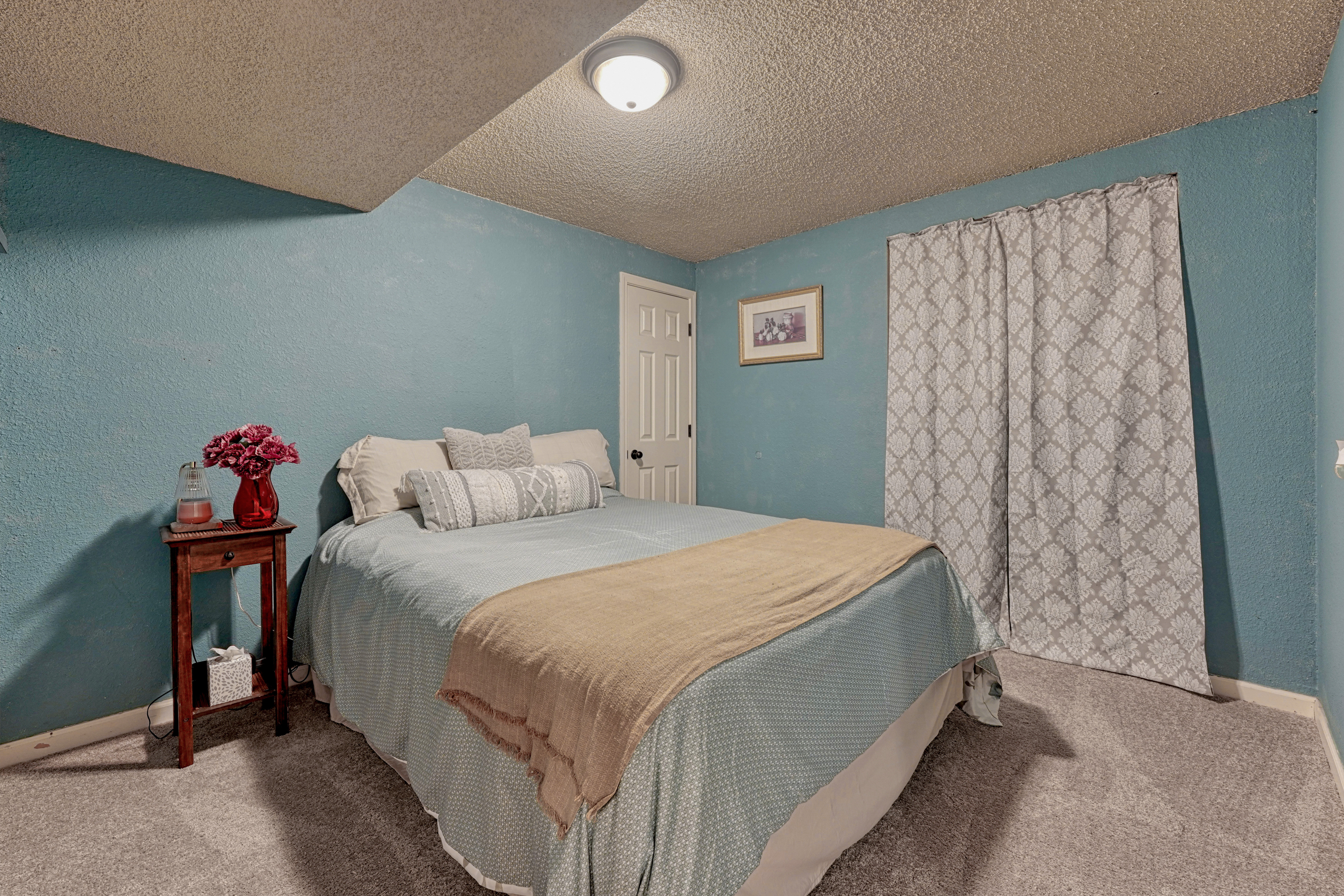  Move-In Ready Ranch Home with 6 Bedrooms in Southburough - 物件實景