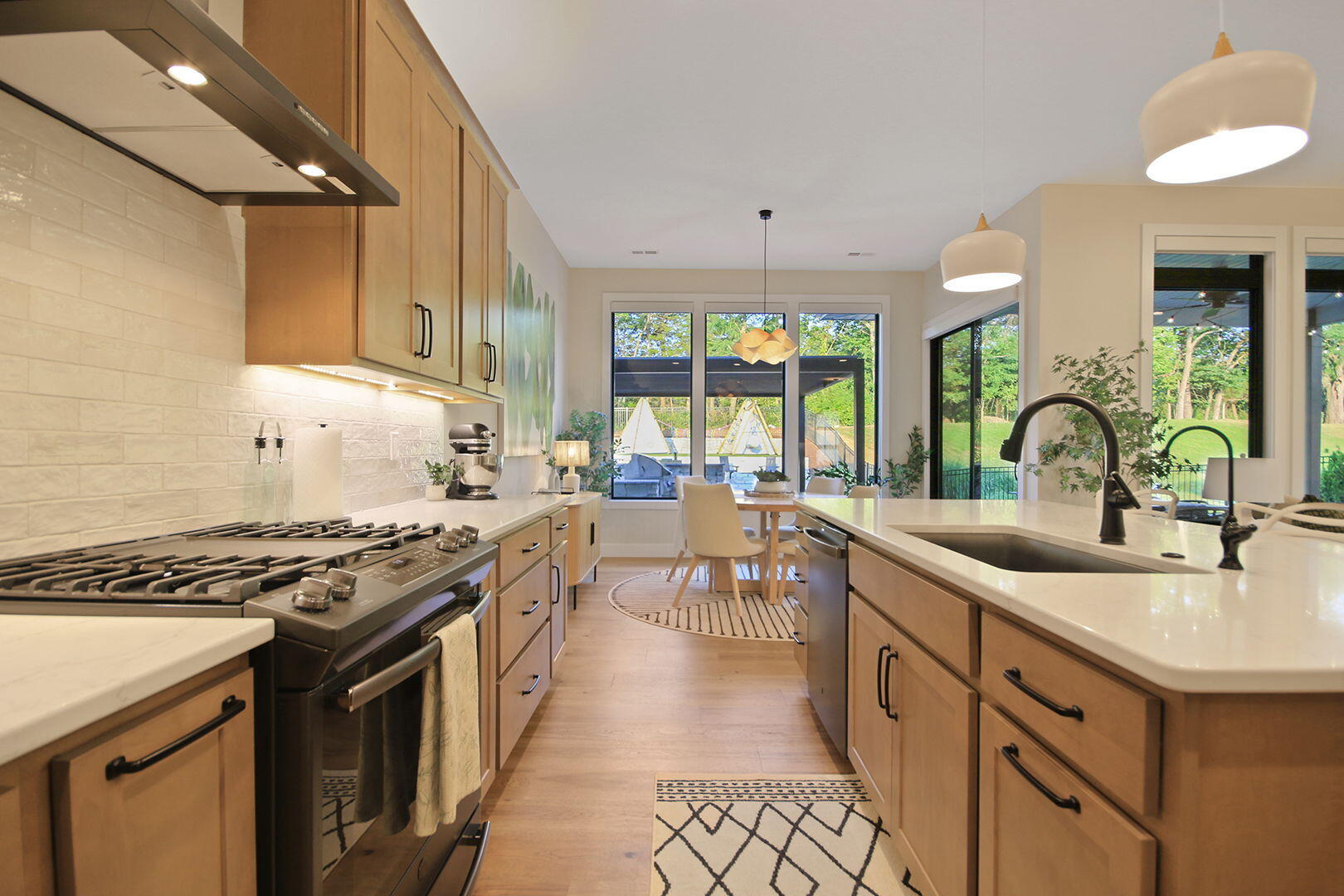 COLUMBIA, Missouri, 65201, United States, 3 Bedrooms Bedrooms, ,2 BathroomsBathrooms,Residential,For Sale,1984001