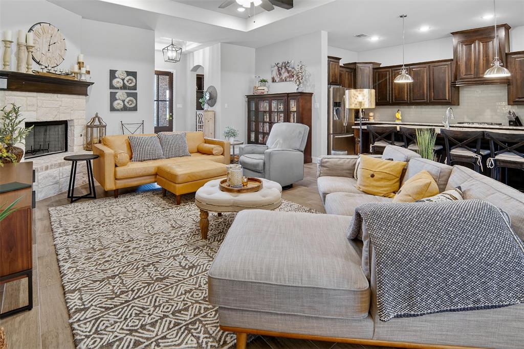 Weatherford, Texas, 76087, United States, 4 Bedrooms Bedrooms, ,3 BathroomsBathrooms,Residential,For Sale,2048794