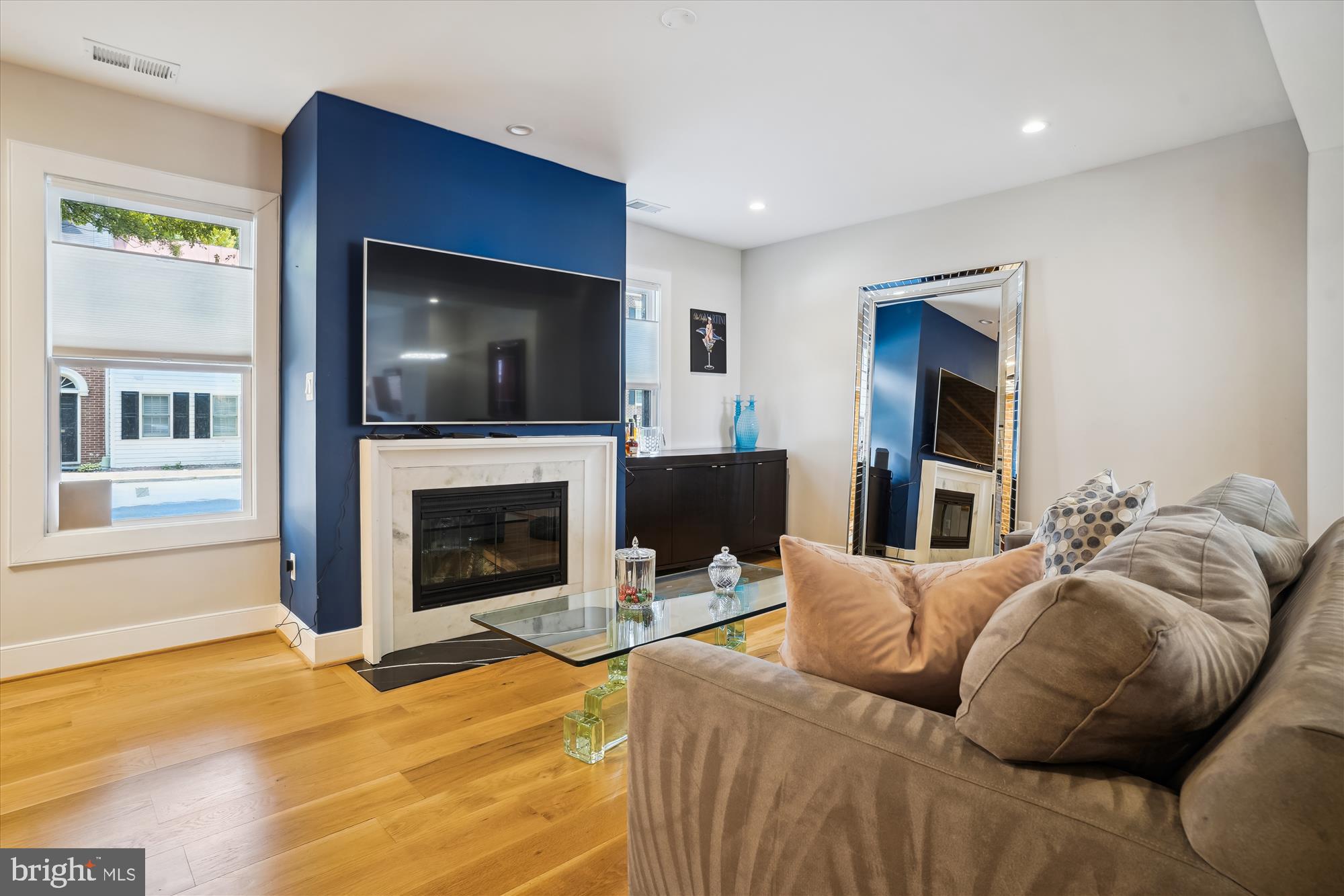 Alexandria, Virginia, 22314, United States, 3 Bedrooms Bedrooms, ,4 BathroomsBathrooms,Residential,For Sale,1936981