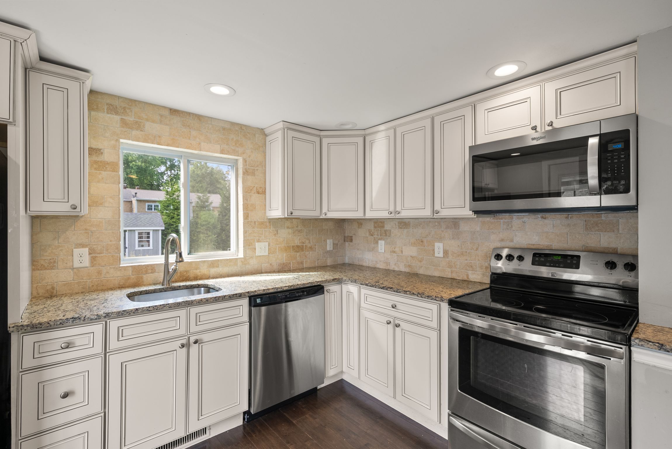 169 Pond St, Cohasset, MA, 02025 - 物件實景