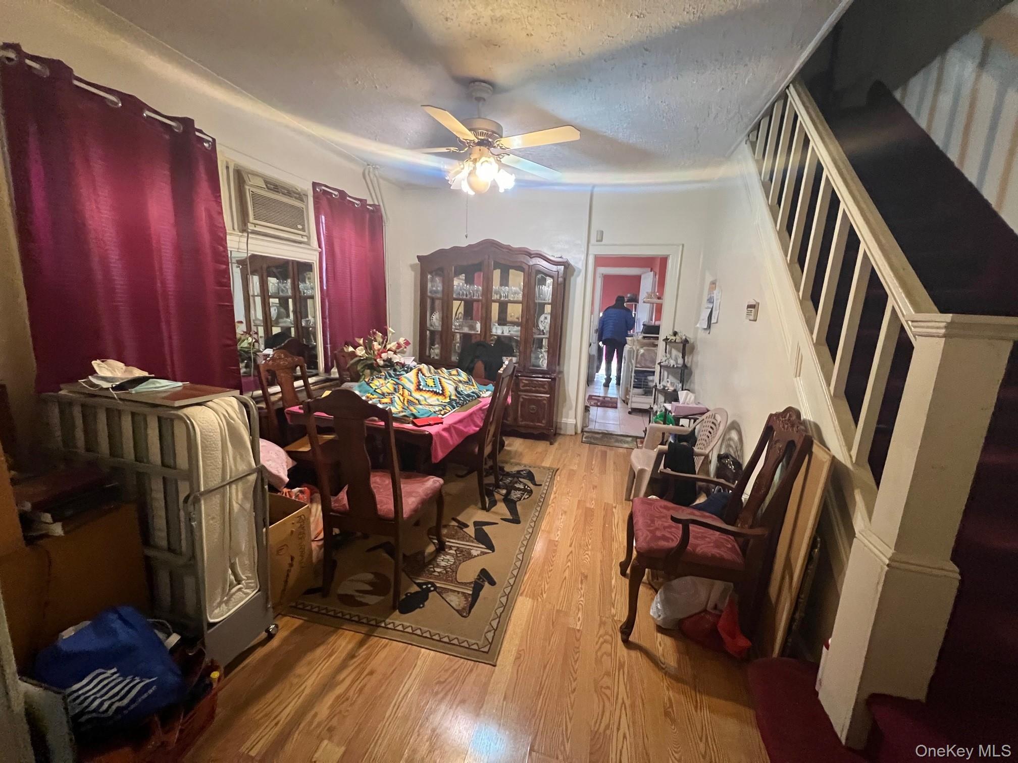 South Ozone Park, New York, 11420, United States, ,2 BathroomsBathrooms,Residential,For Sale,1976352