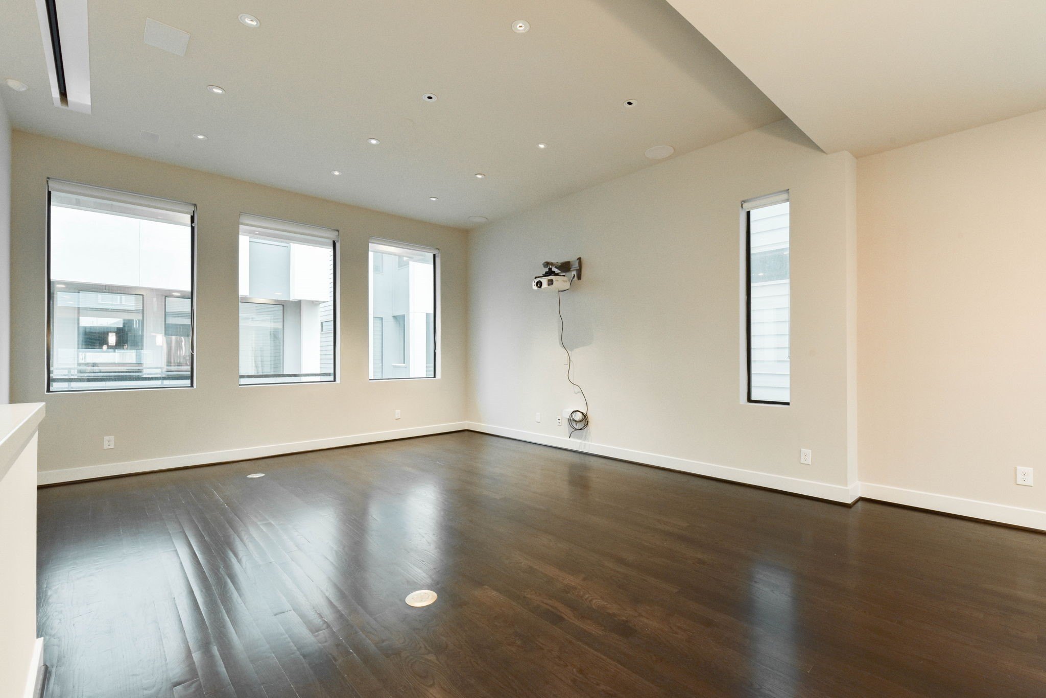 Houston, Texas, 77007, United States, 3 Bedrooms Bedrooms, ,4 BathroomsBathrooms,Residential,For Sale,1935957