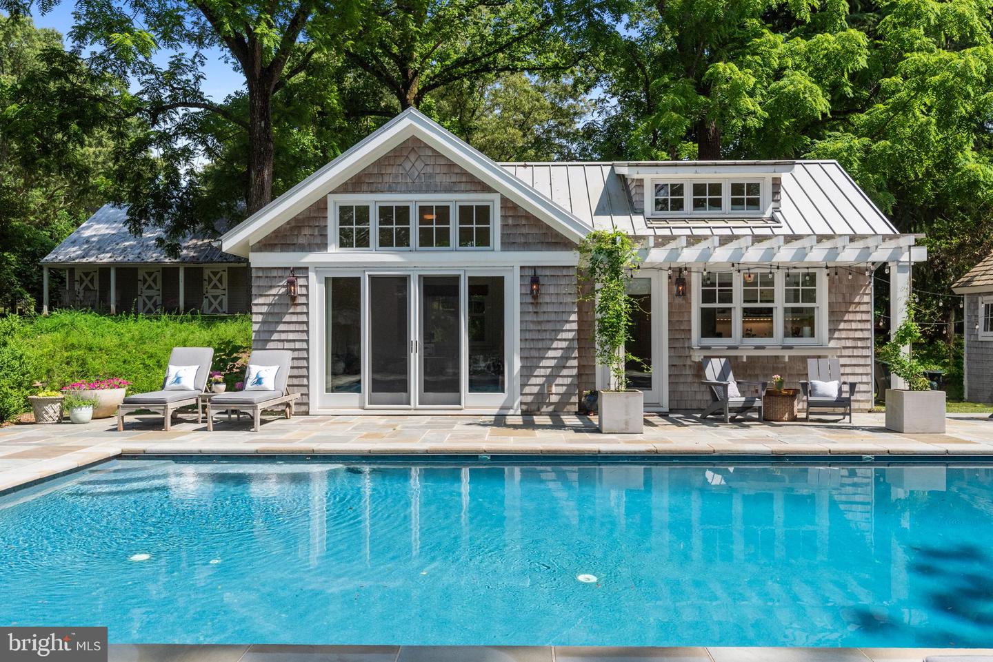 Annapolis, Maryland, 21403, United States, 5 Bedrooms Bedrooms, ,4 BathroomsBathrooms,Residential,For Sale,1895368