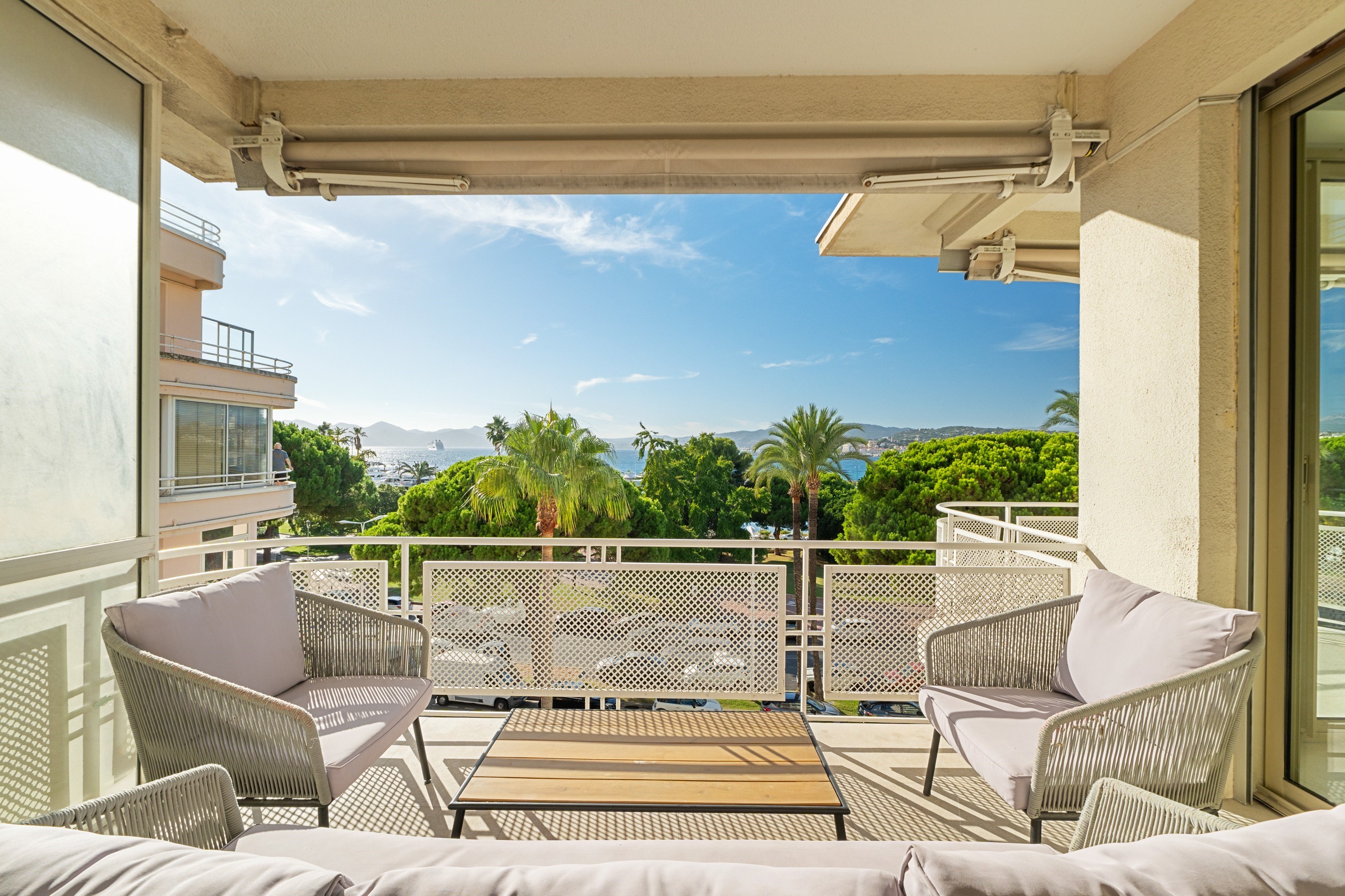  2-bedroom apartment for sale on the Croisette in Cannes, 97 sqm, terraces - 物件實景