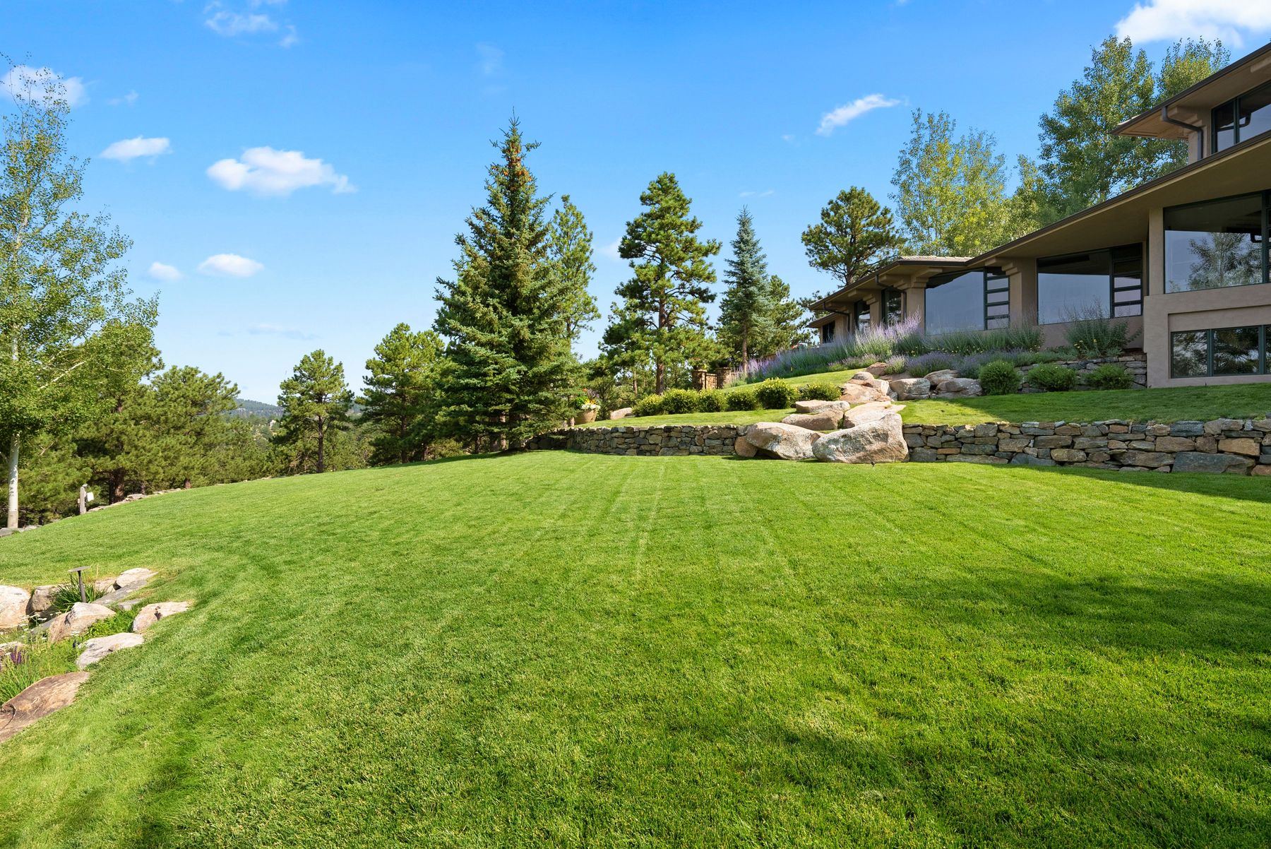  Premium Location with Unobstructed Front Range Views - 物件實景