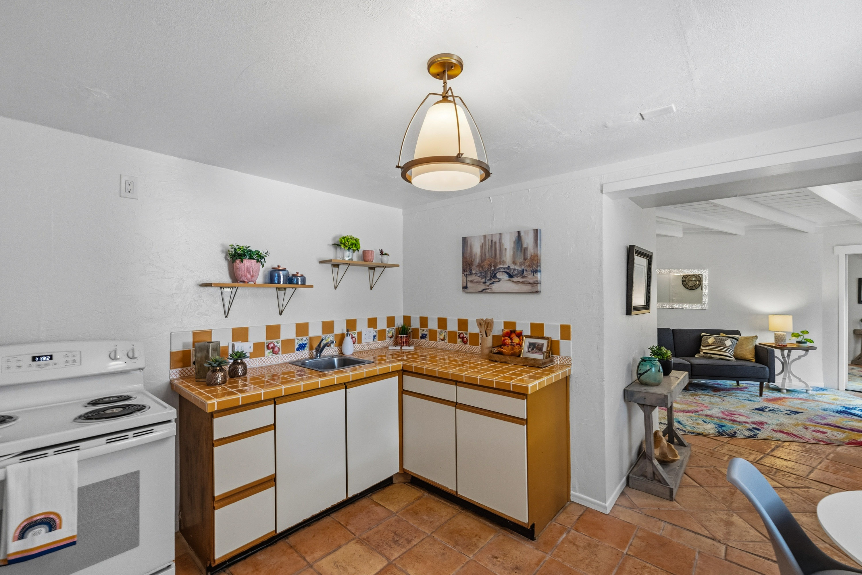  4058 El Bosque Drive - 物件實景