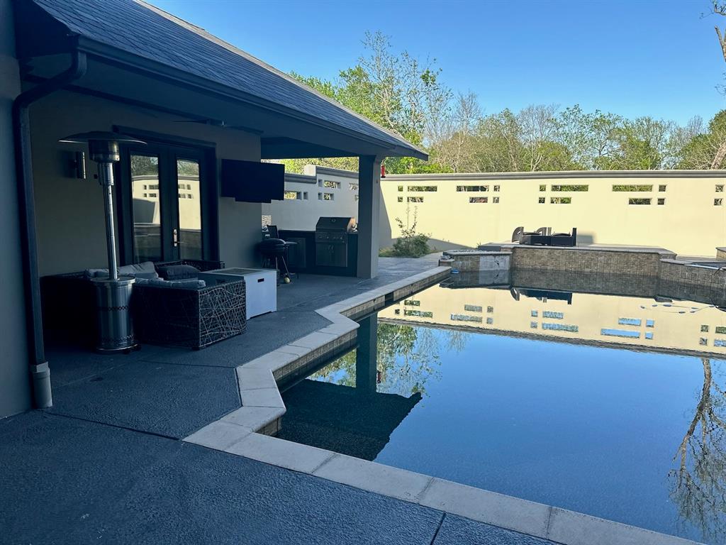 Terrell, Texas, 75160, United States, 4 Bedrooms Bedrooms, ,5 BathroomsBathrooms,Residential,For Sale,1765956