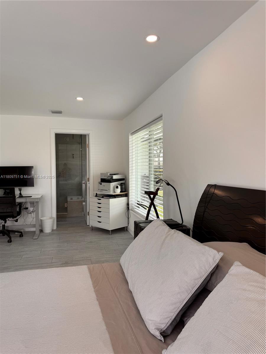 Pompano Beach, Florida, 33060, United States, 2 Bedrooms Bedrooms, ,2 BathroomsBathrooms,Residential,For Sale,1829168