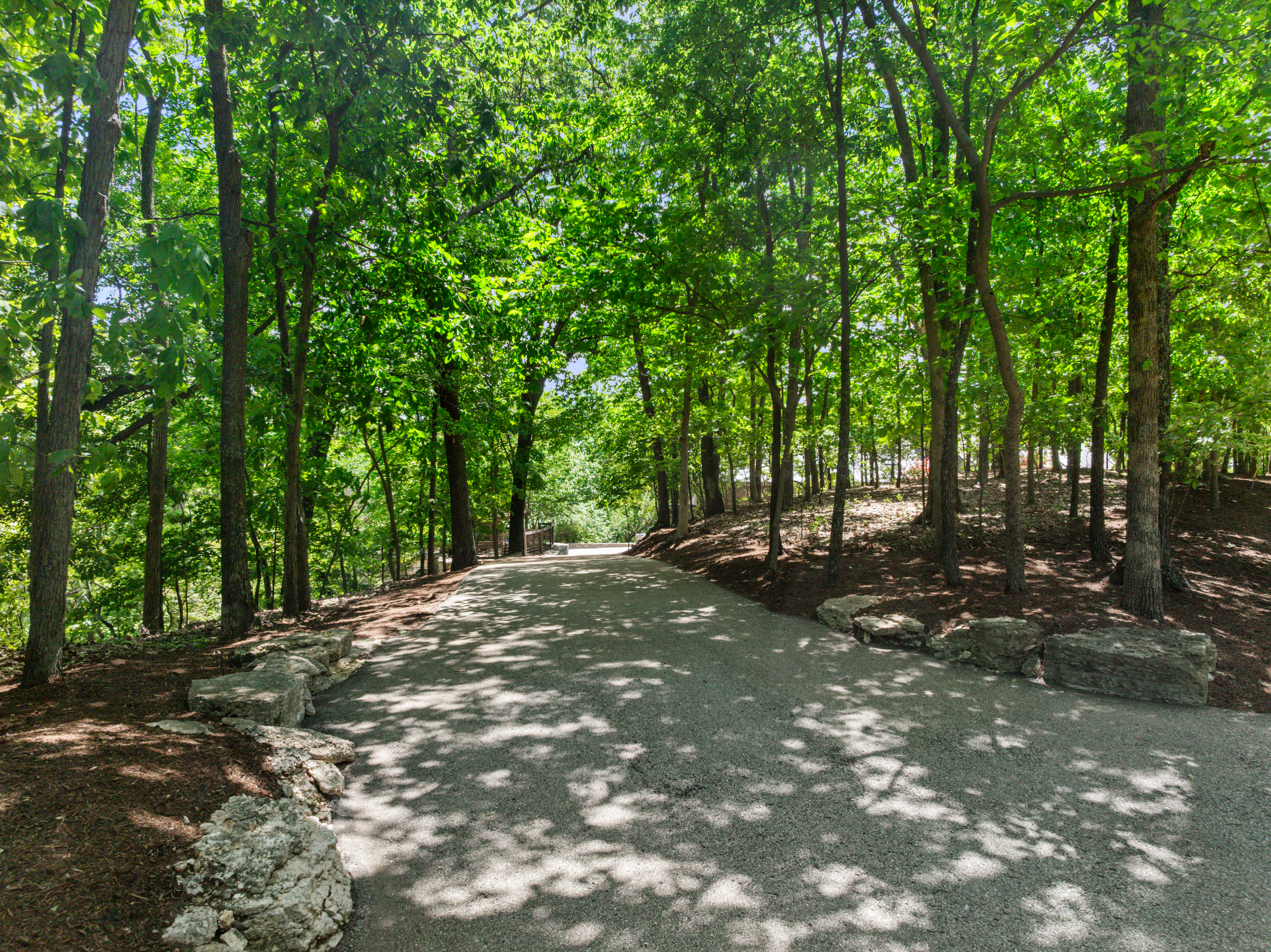  Striking Custom Home Set on 3.49 Private Acres in Wildwood - 物件實景