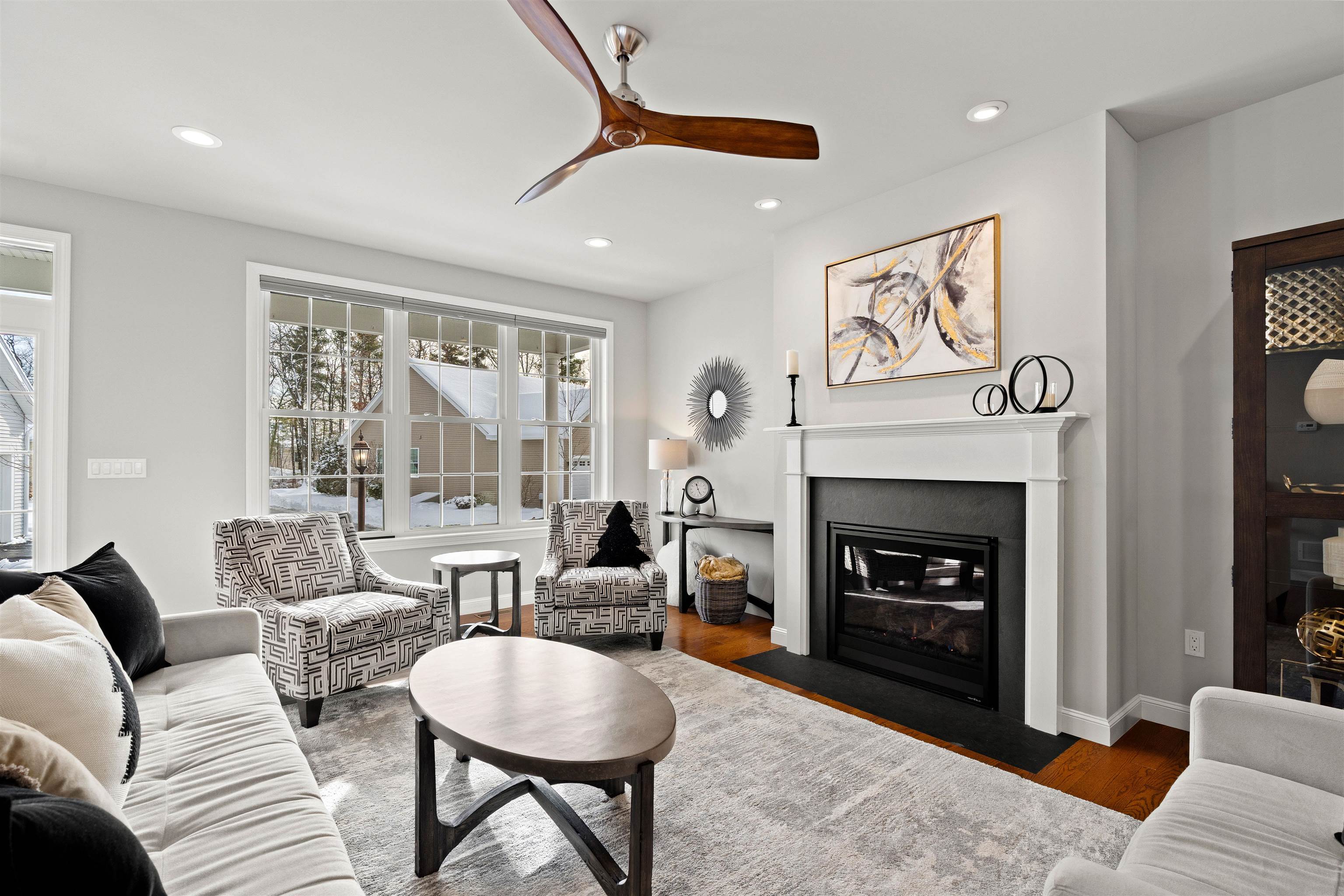 Manchester, New Hampshire, 03102, United States, 3 Bedrooms Bedrooms, ,3 BathroomsBathrooms,Residential,For Sale,2003193