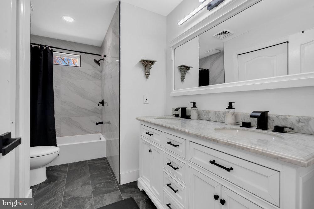 Bordentown, New Jersey, 08505, United States, 4 Bedrooms Bedrooms, ,3 BathroomsBathrooms,Residential,For Sale,1989199