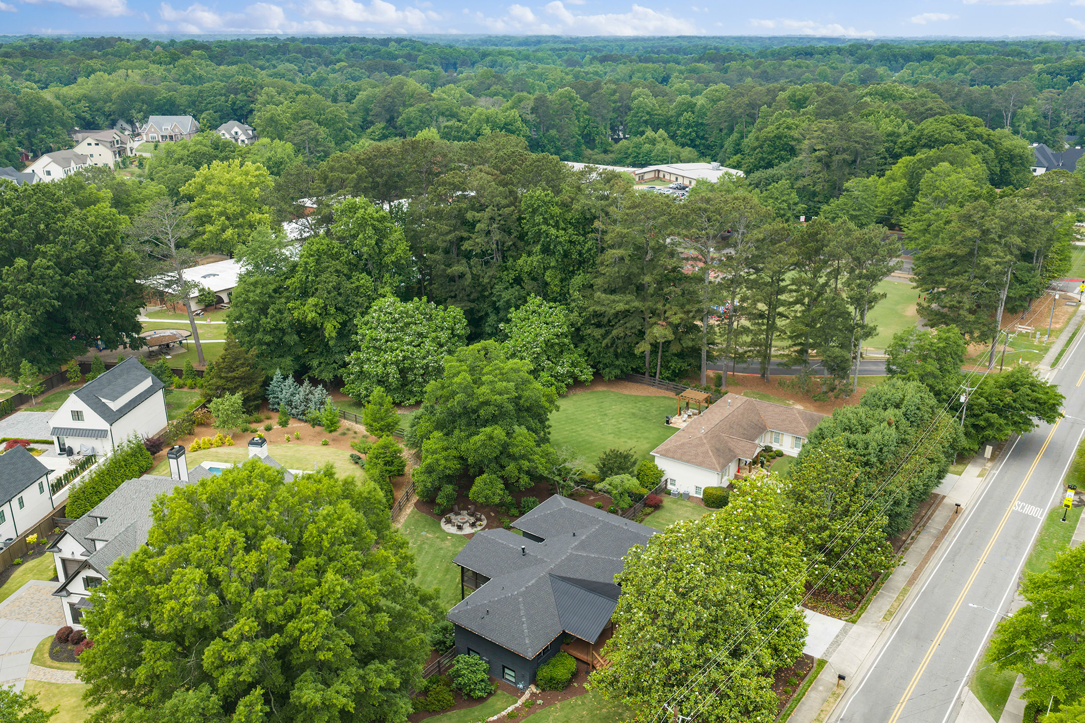  Extensively Renovated Home in the Heart of Downtown Alpharetta - 物件實景