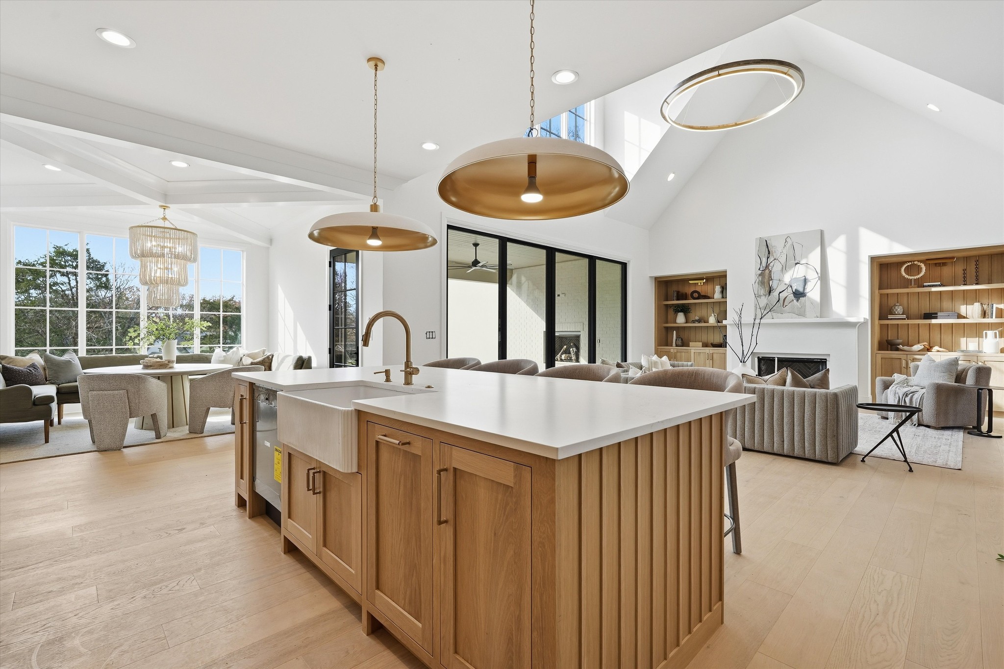 Nashville, Tennessee, 37205, United States, 5 Bedrooms Bedrooms, ,7 BathroomsBathrooms,Residential,For Sale,1990472