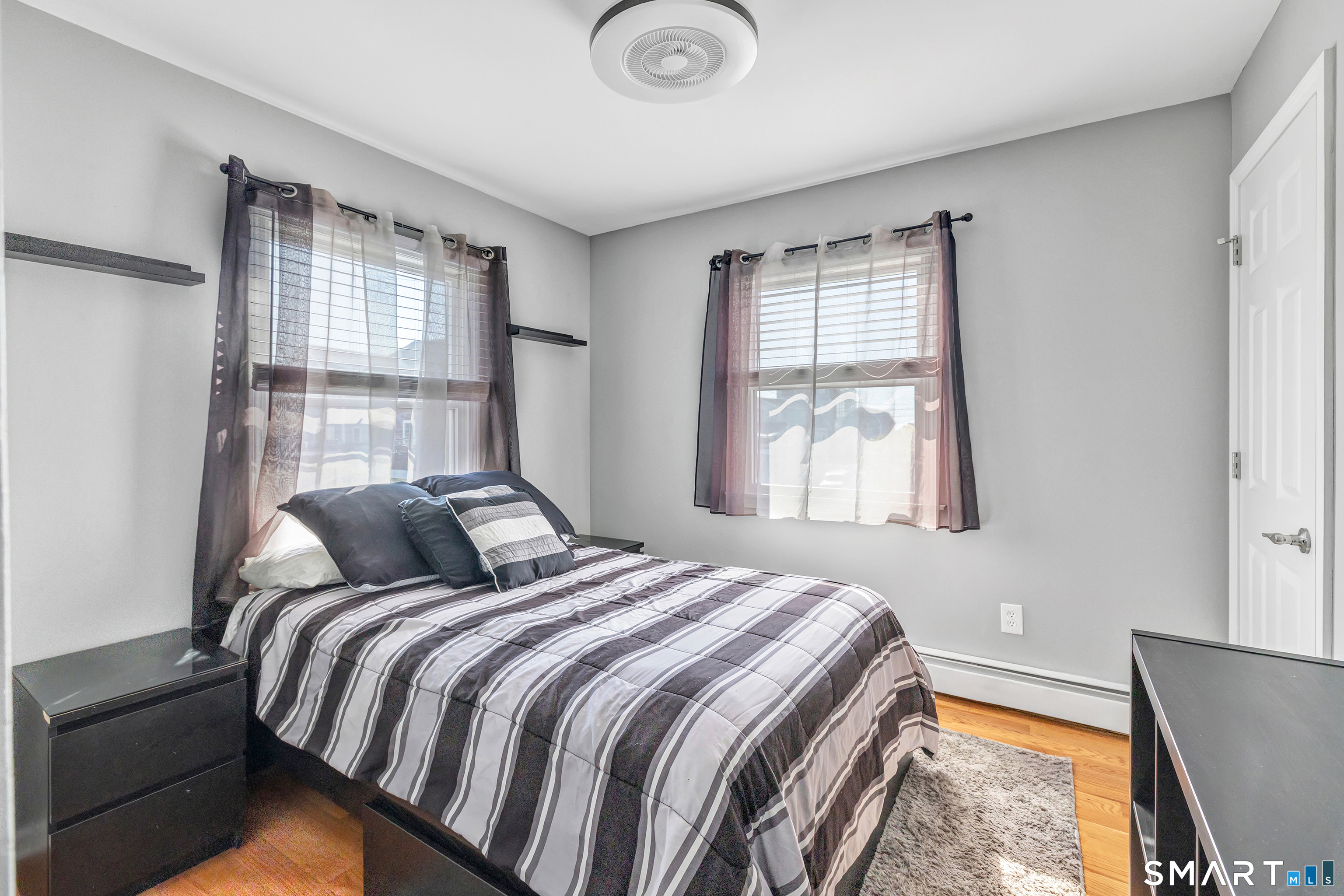 Milford, Connecticut, 06460, United States, 4 Bedrooms Bedrooms, ,2 BathroomsBathrooms,Residential,For Sale,2048246