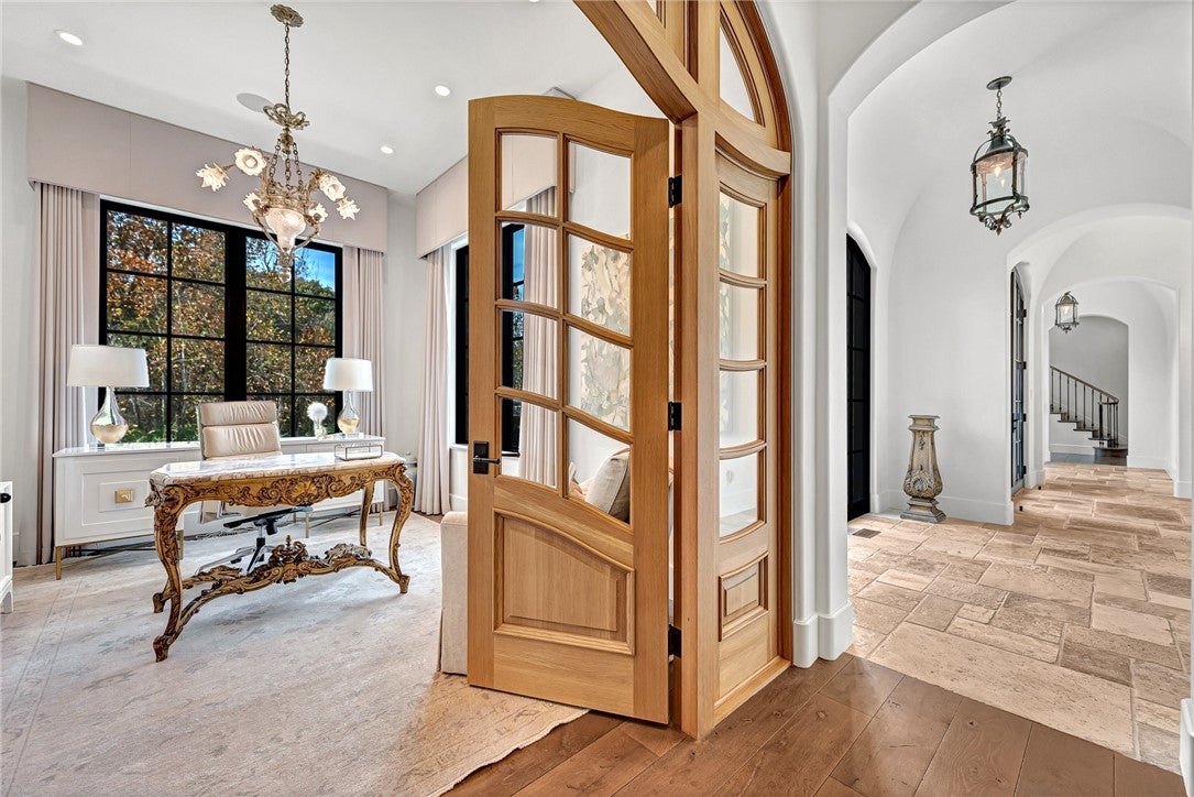 Fayetteville, Arkansas, 72704, United States, 4 Bedrooms Bedrooms, ,5 BathroomsBathrooms,Residential,For Sale,1993299