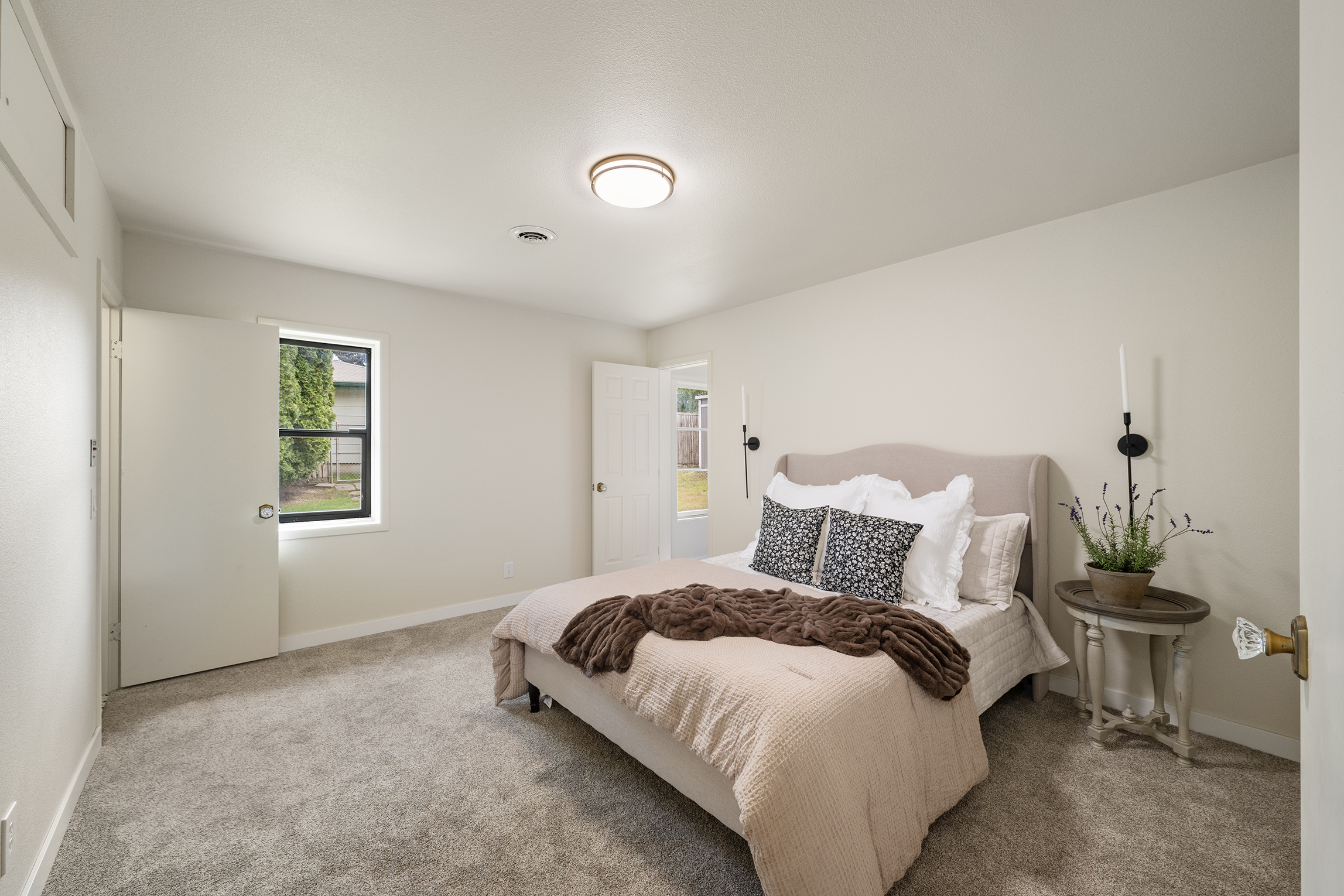  Beautifully Maintained 1960s Home - 物件實景