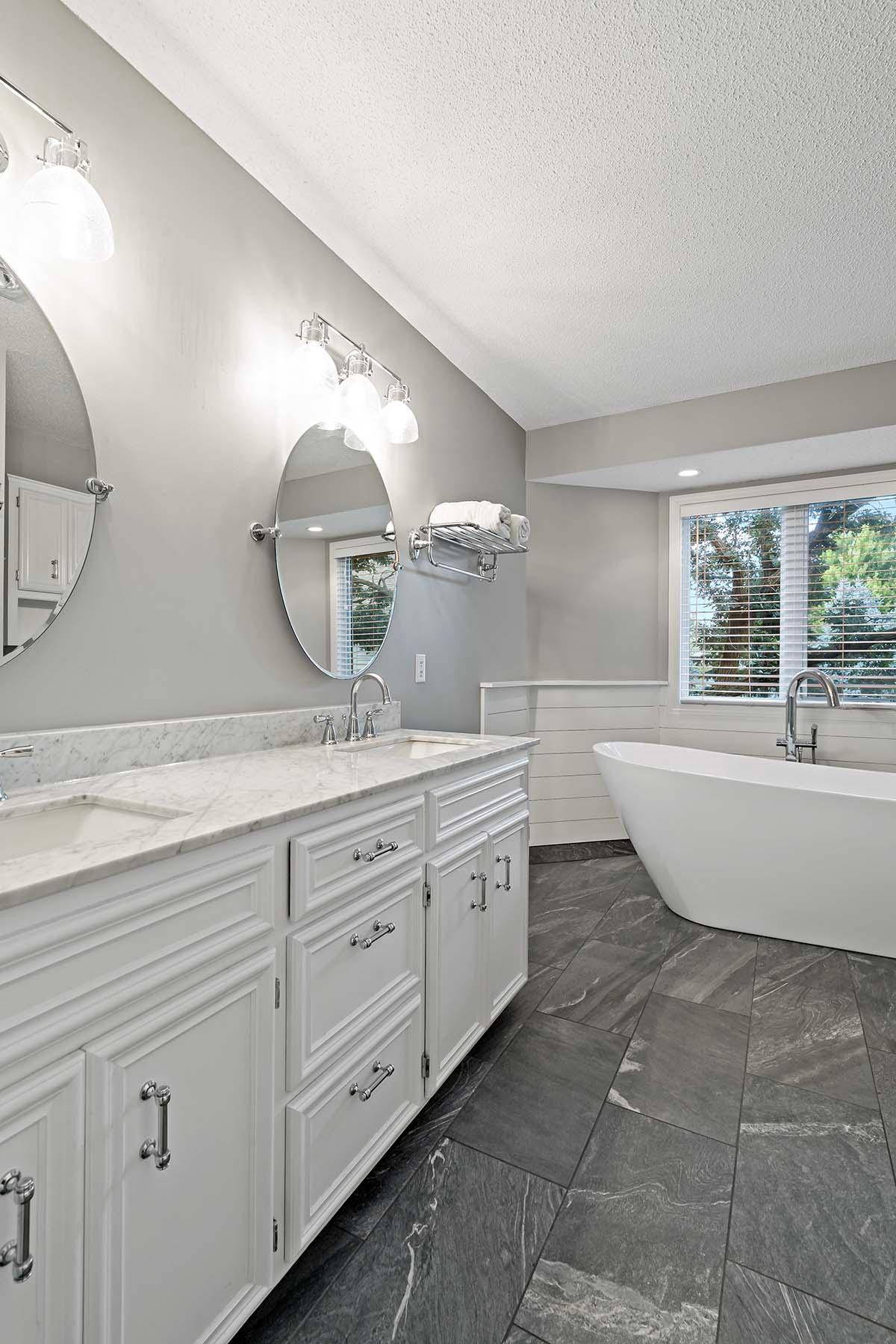 Burnsville, Minnesota, 55306, United States, 5 Bedrooms Bedrooms, ,3 BathroomsBathrooms,Residential,For Sale,1924663