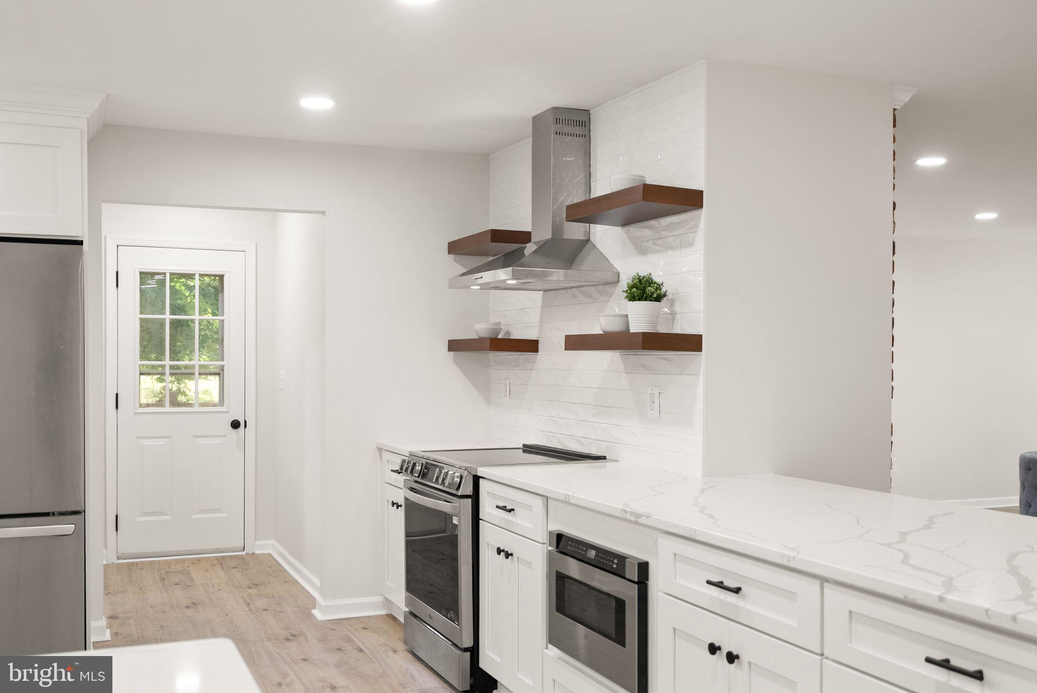 Woodbridge, Virginia, 22193, United States, 6 Bedrooms Bedrooms, ,3 BathroomsBathrooms,Residential,For Sale,1900588