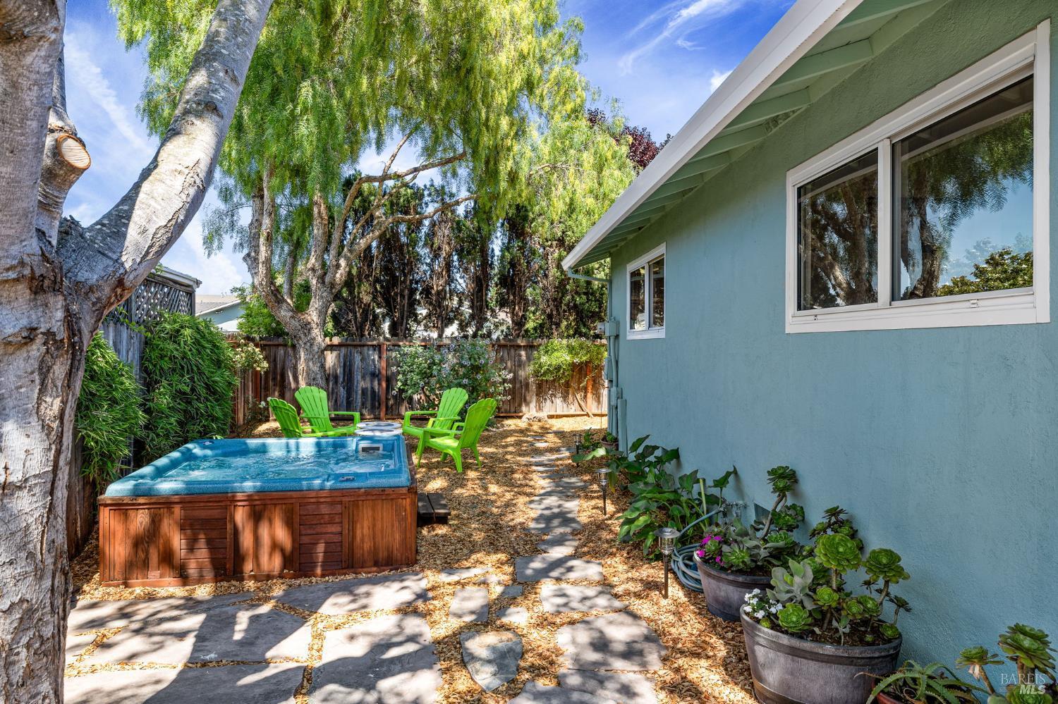 Rohnert Park, California, 94928, United States, 3 Bedrooms Bedrooms, ,2 BathroomsBathrooms,Residential,For Sale,1895055