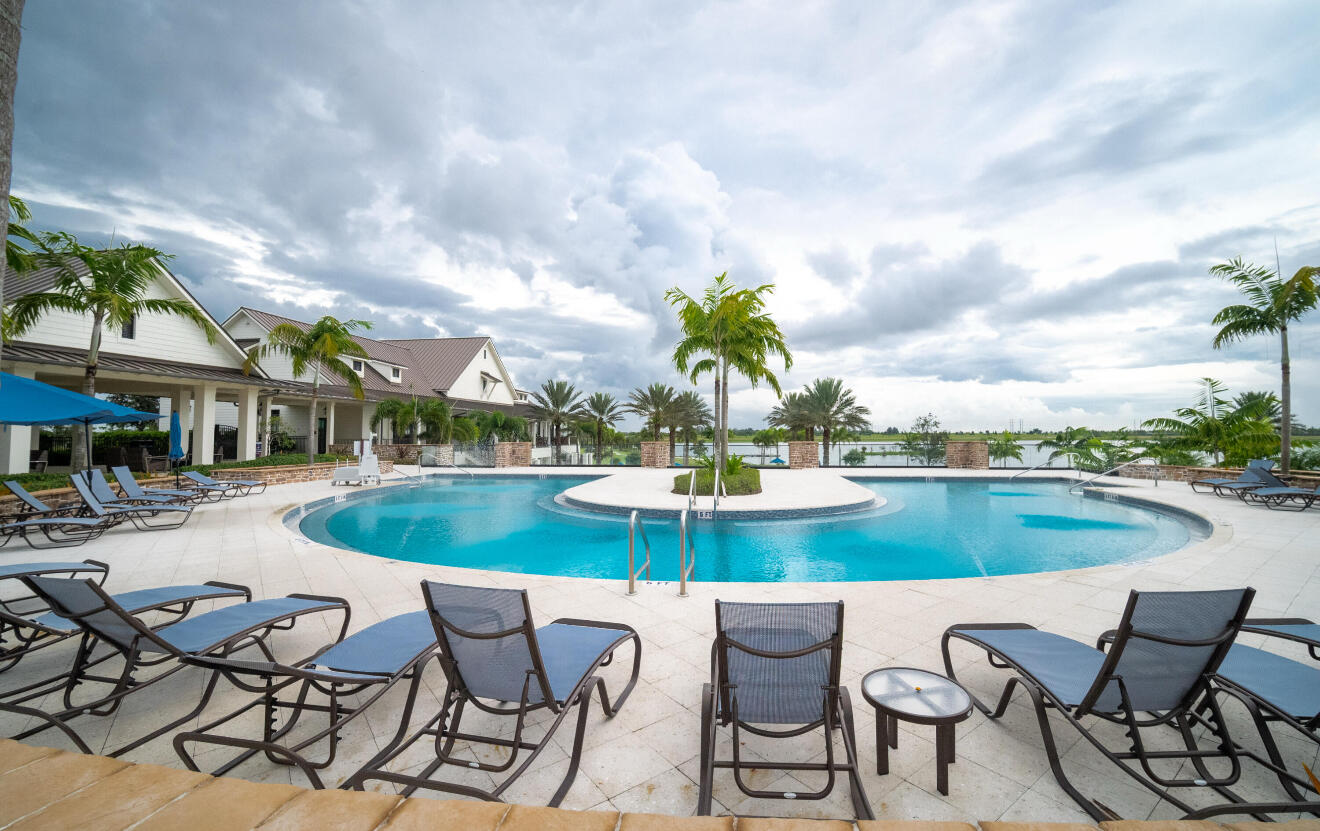 Loxahatchee, Florida, 33470, United States, 5 Bedrooms Bedrooms, ,4 BathroomsBathrooms,Residential,For Sale,1902120