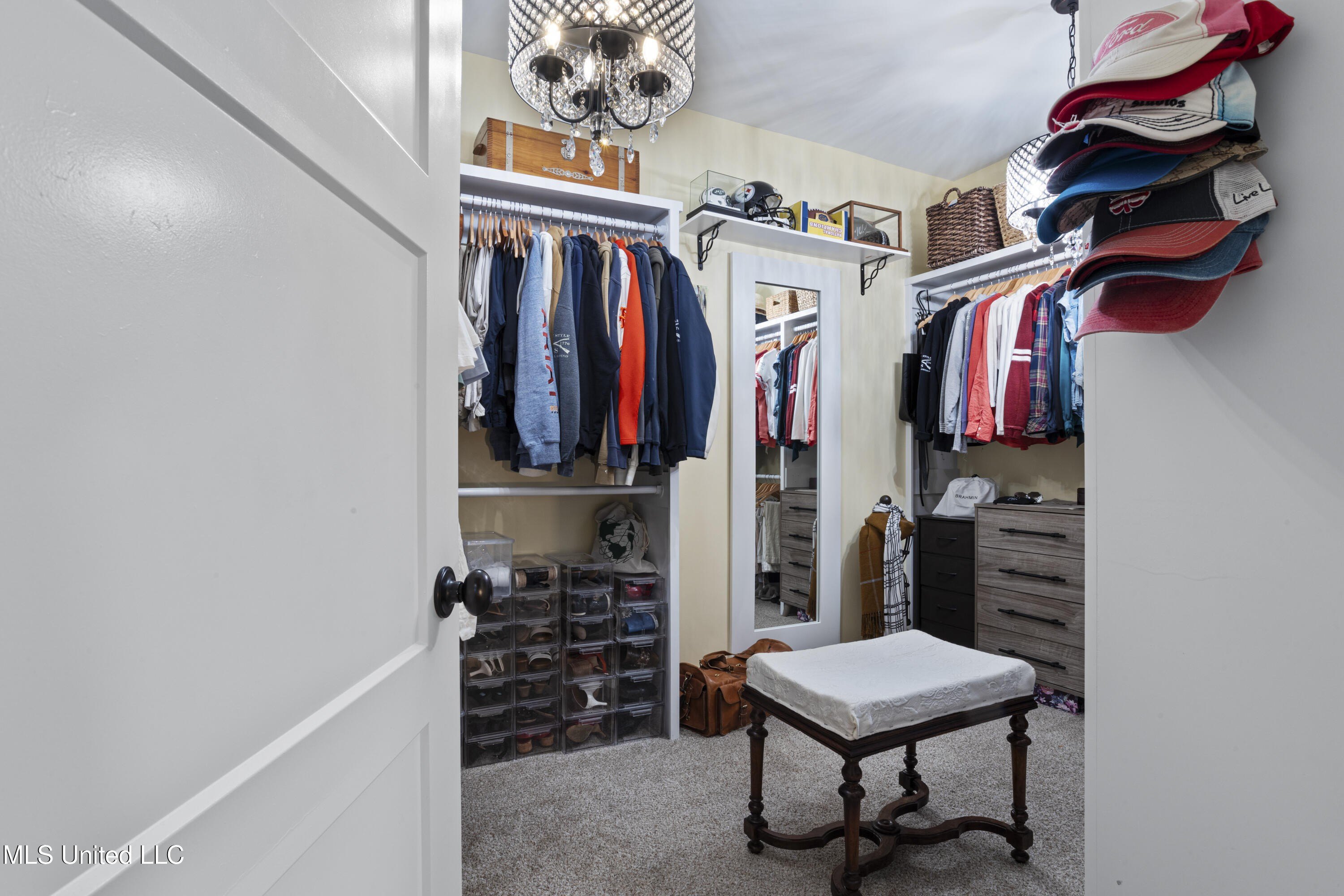 Biloxi, Mississippi, 39532, United States, 3 Bedrooms Bedrooms, ,2 BathroomsBathrooms,Residential,For Sale,1977192