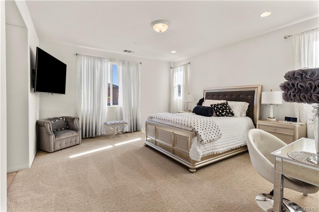 Stanton, California, 90680, United States, 4 Bedrooms Bedrooms, ,3 BathroomsBathrooms,Residential,For Sale,1943899