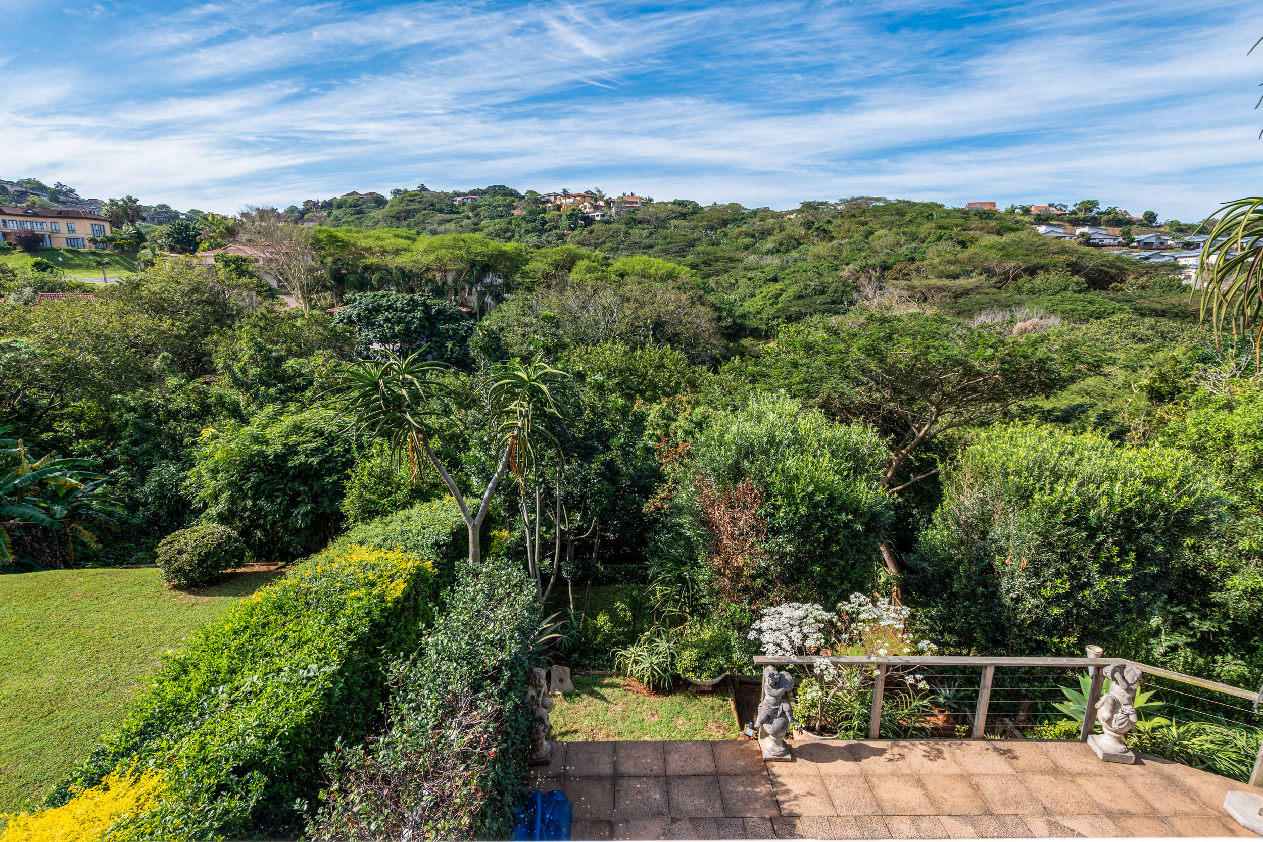  Forest Retreat with Solar Power and Exceptional Outdoor Living in Seaward Estate - 物件實景