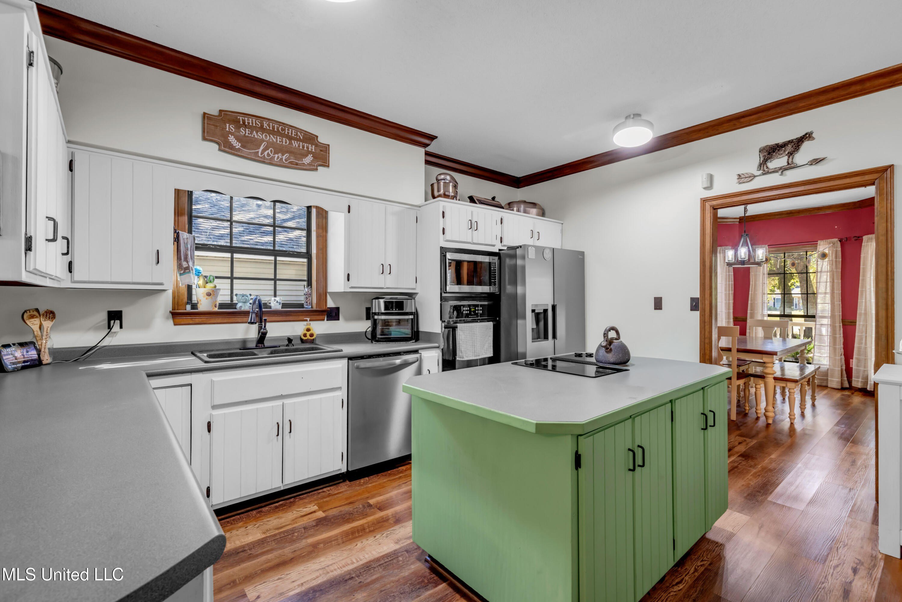 Gautier, Mississippi, 39553, United States, 4 Bedrooms Bedrooms, ,4 BathroomsBathrooms,Residential,For Sale,1989936