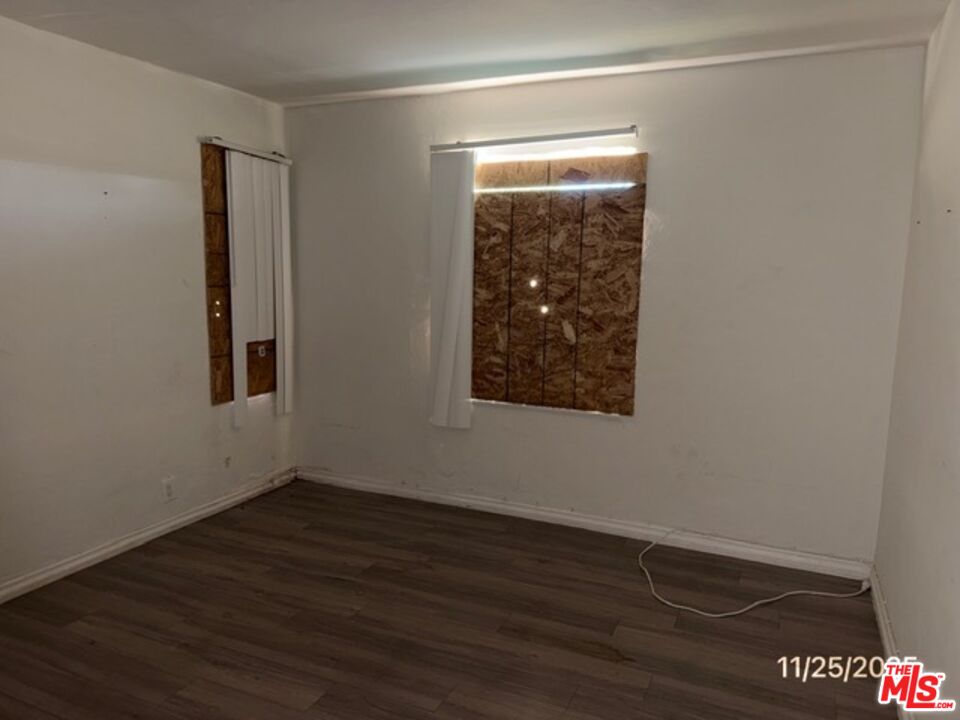 Los Angeles, California, 90019, United States, 6 Bedrooms Bedrooms, ,Residential,For Sale,1999080