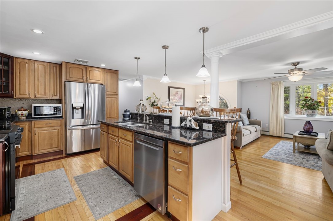 Cumberland, Rhode Island, 02864, United States, 3 Bedrooms Bedrooms, ,2 BathroomsBathrooms,Residential,For Sale,1990934